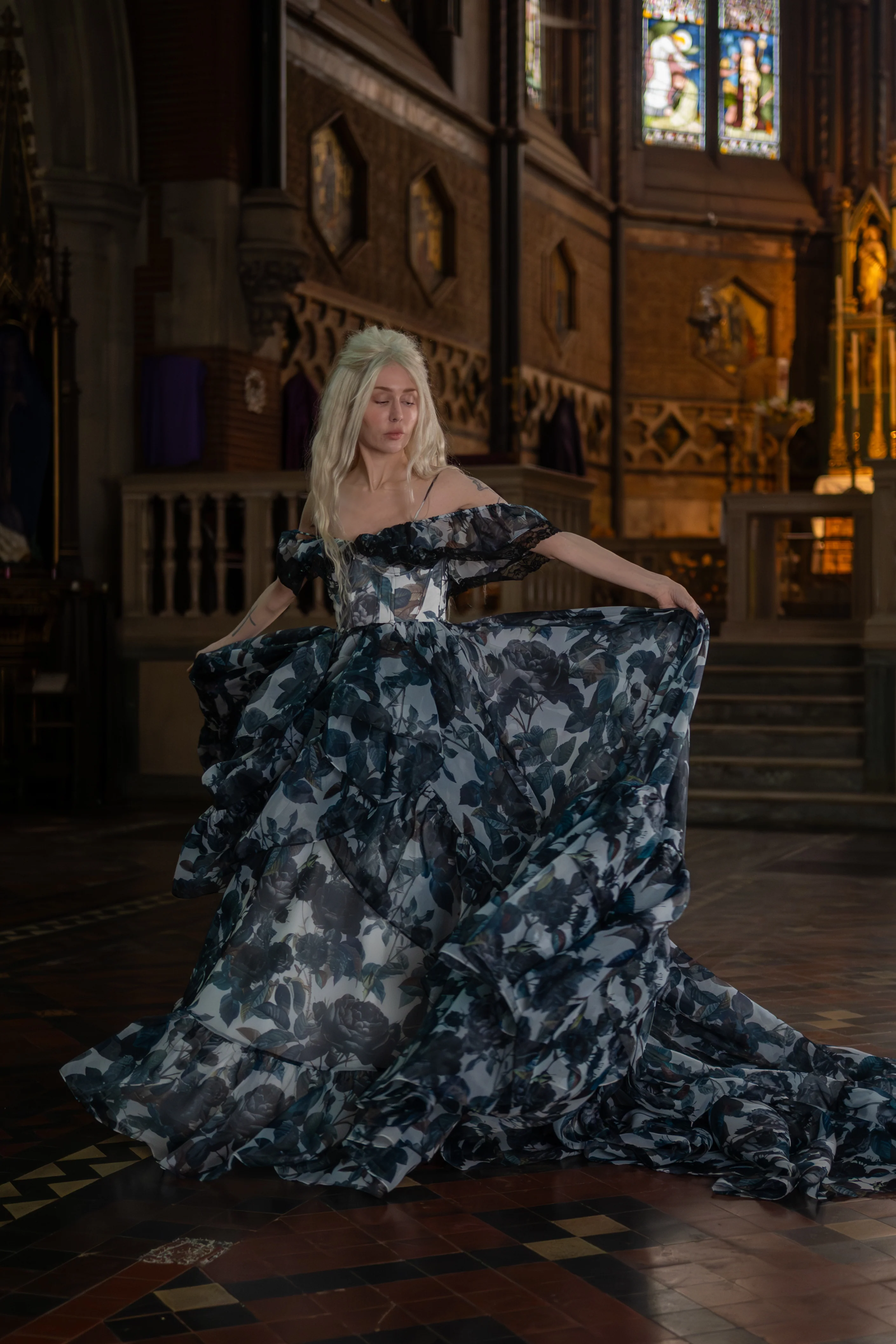 Chapel of Thorns Guileless Gown - Image 11