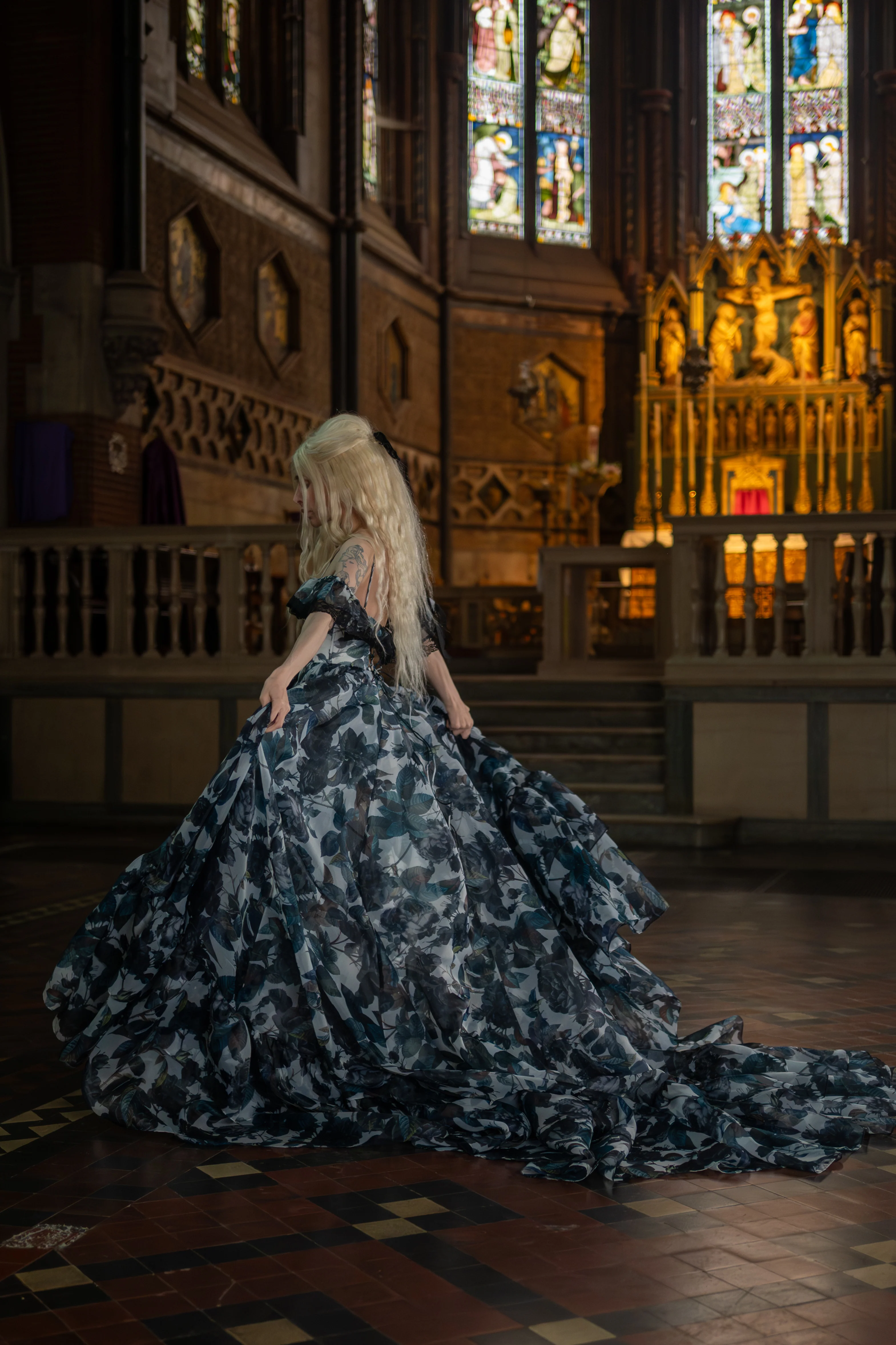 Chapel of Thorns Guileless Gown - Image 4