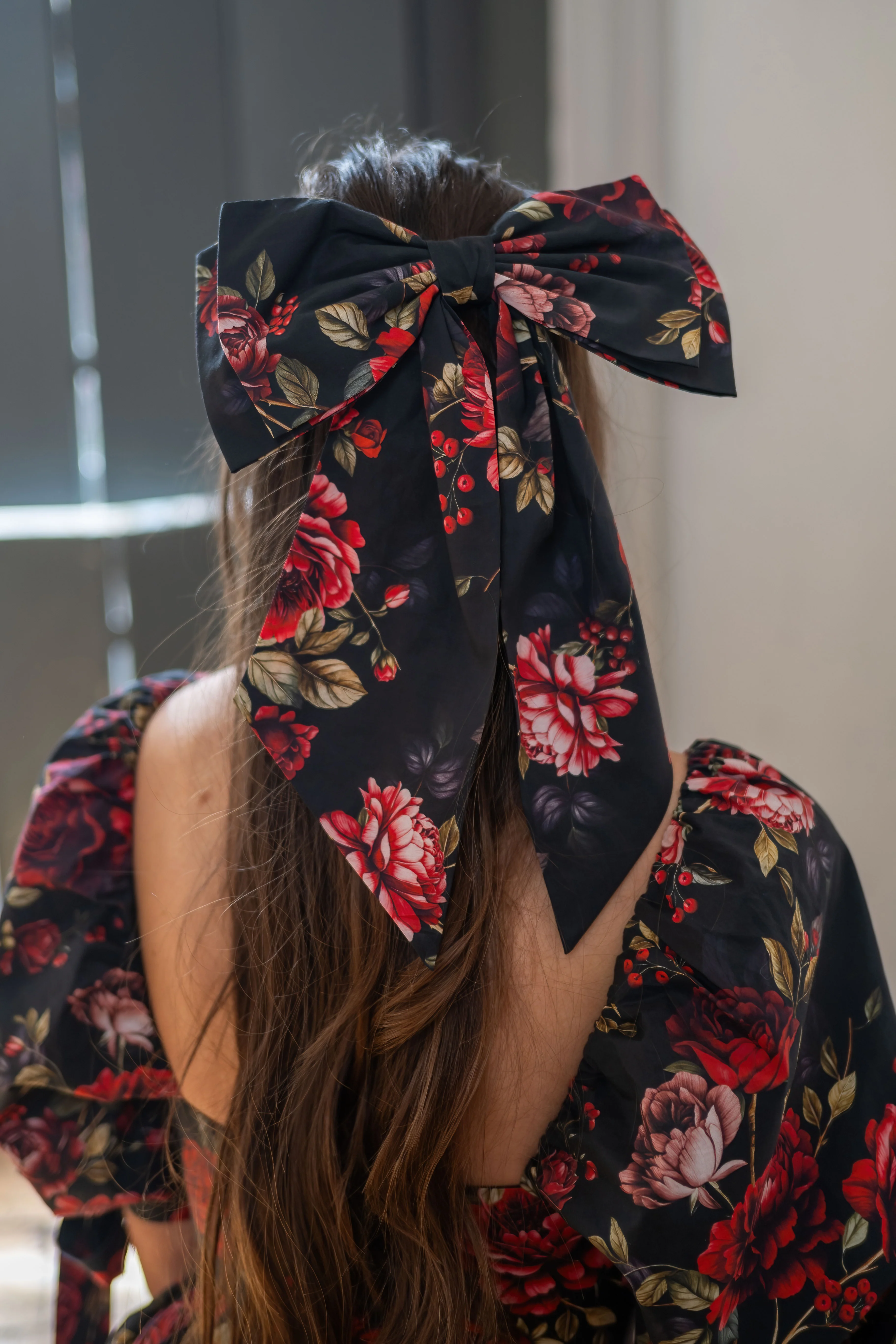 Dark Romance Winged Bow - Image 3