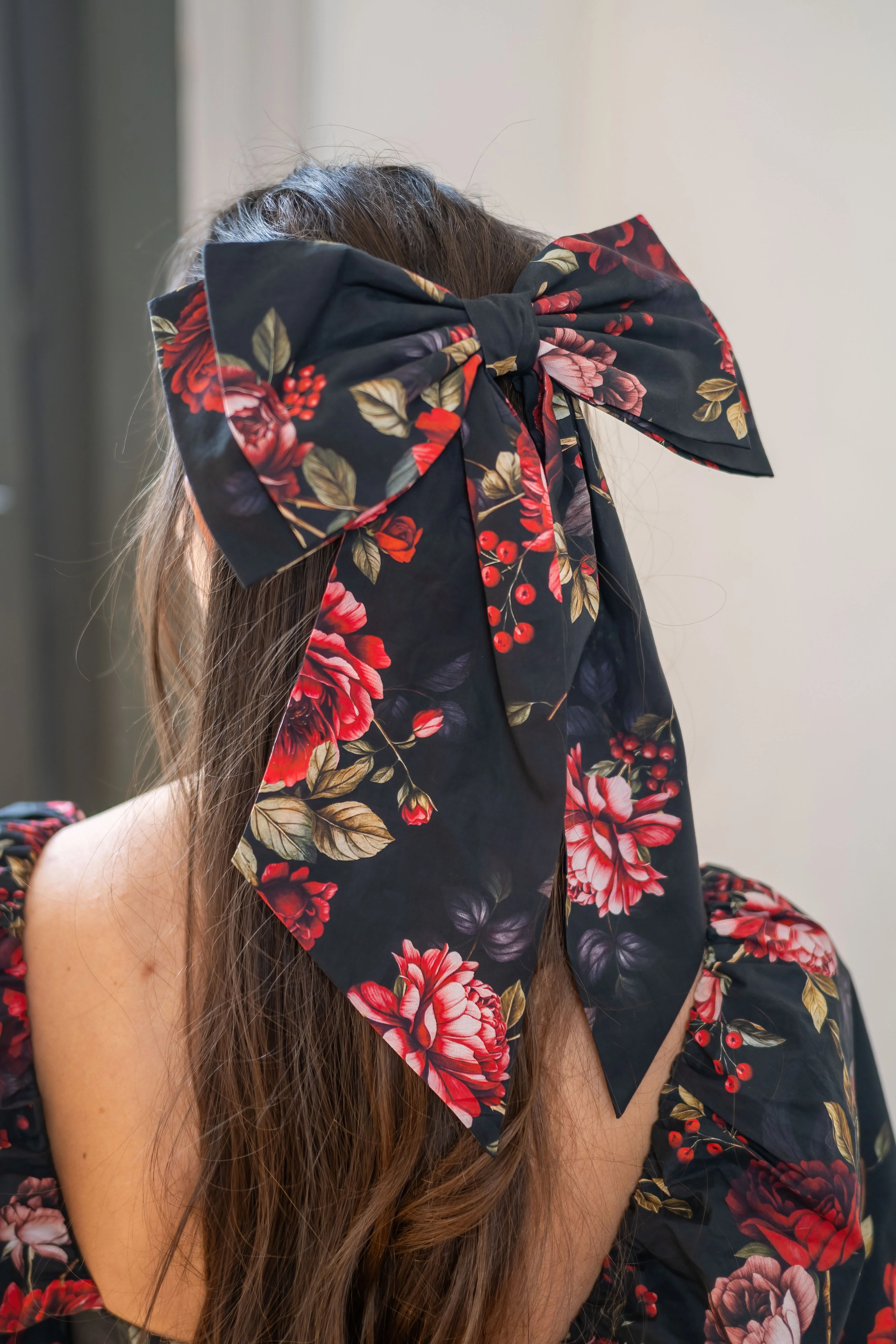 Dark Romance Winged Bow - Image 4