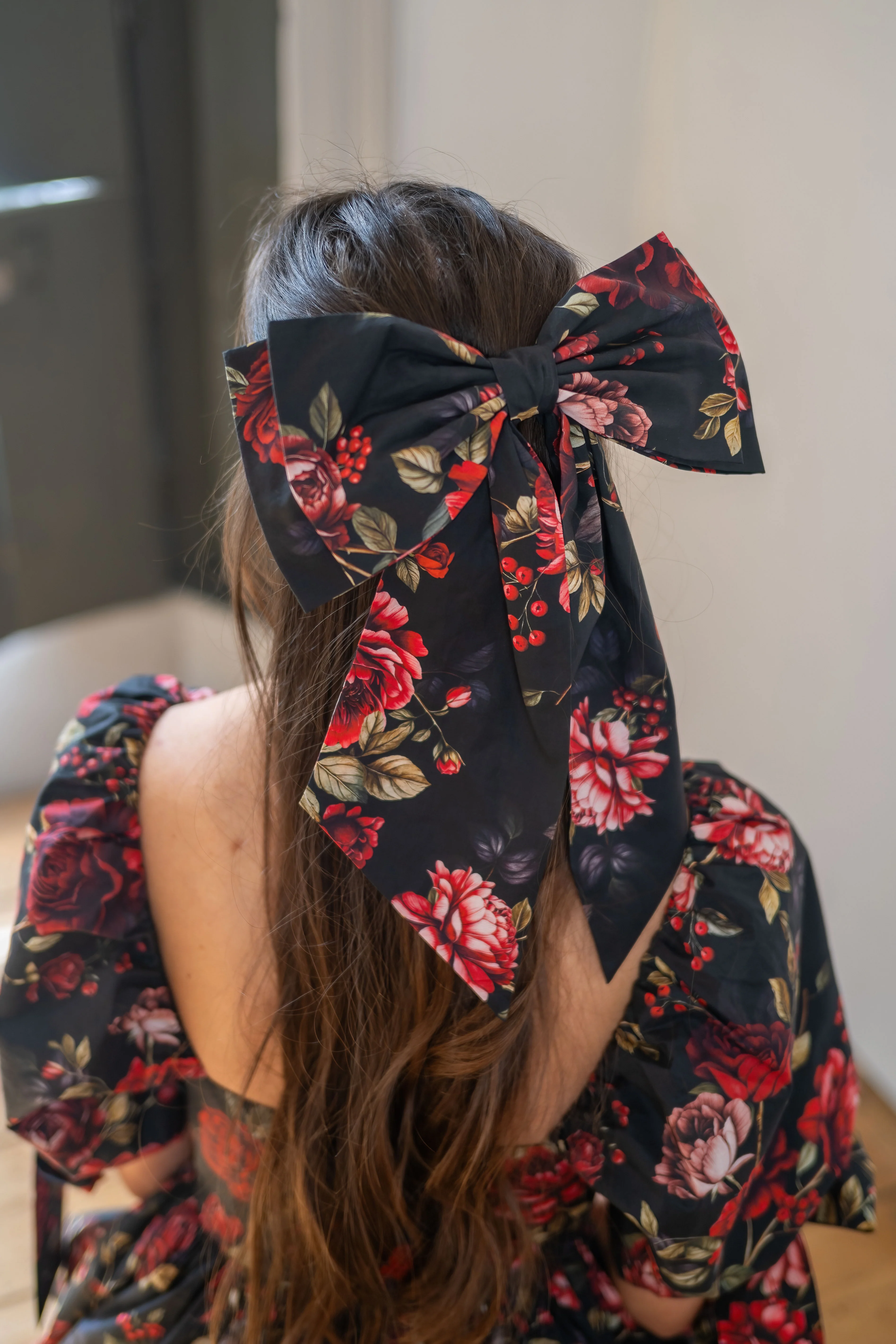 Dark Romance Winged Bow - Image 5