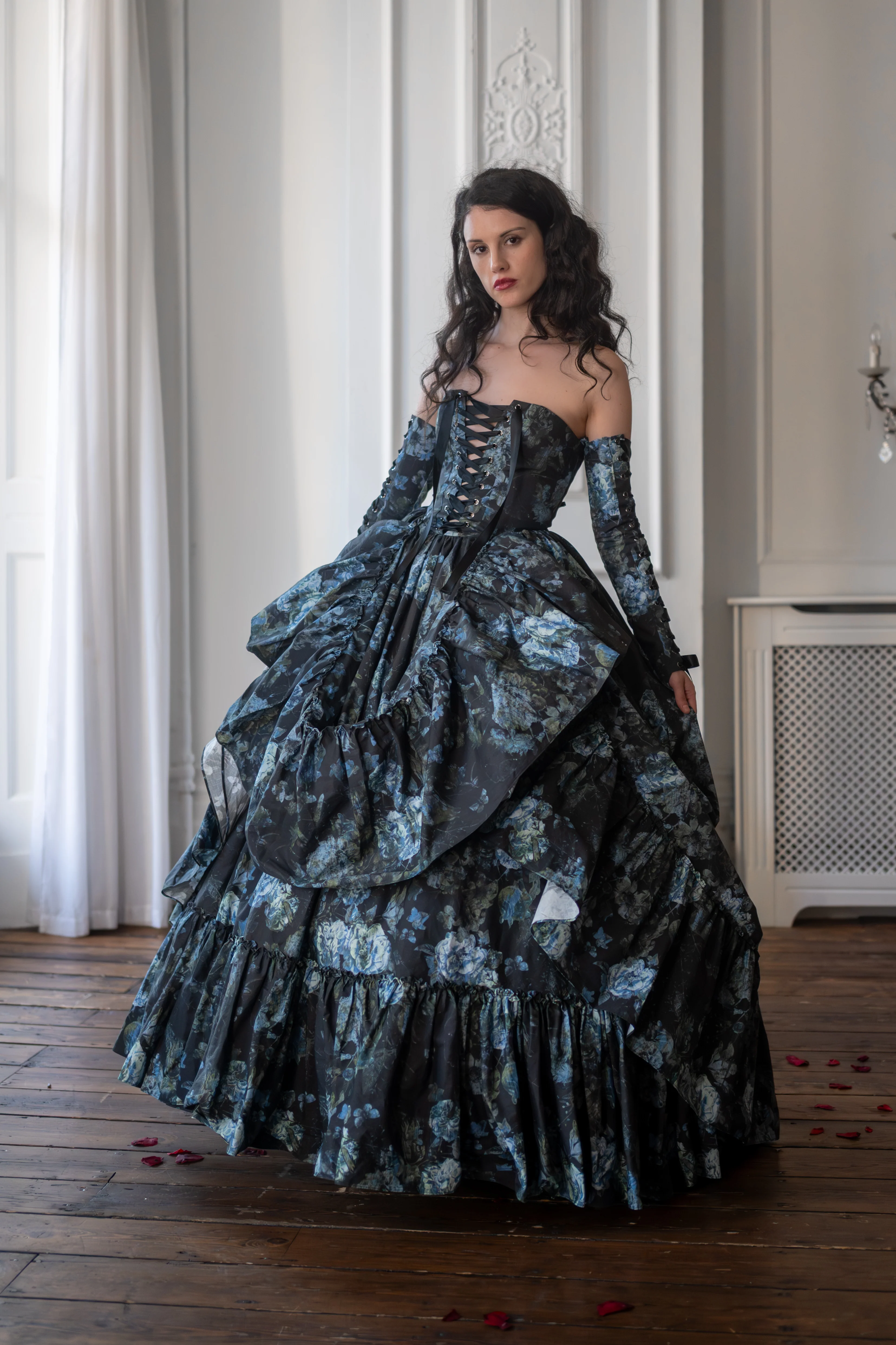 Entwined Souls Carmilla Gown - Image 10