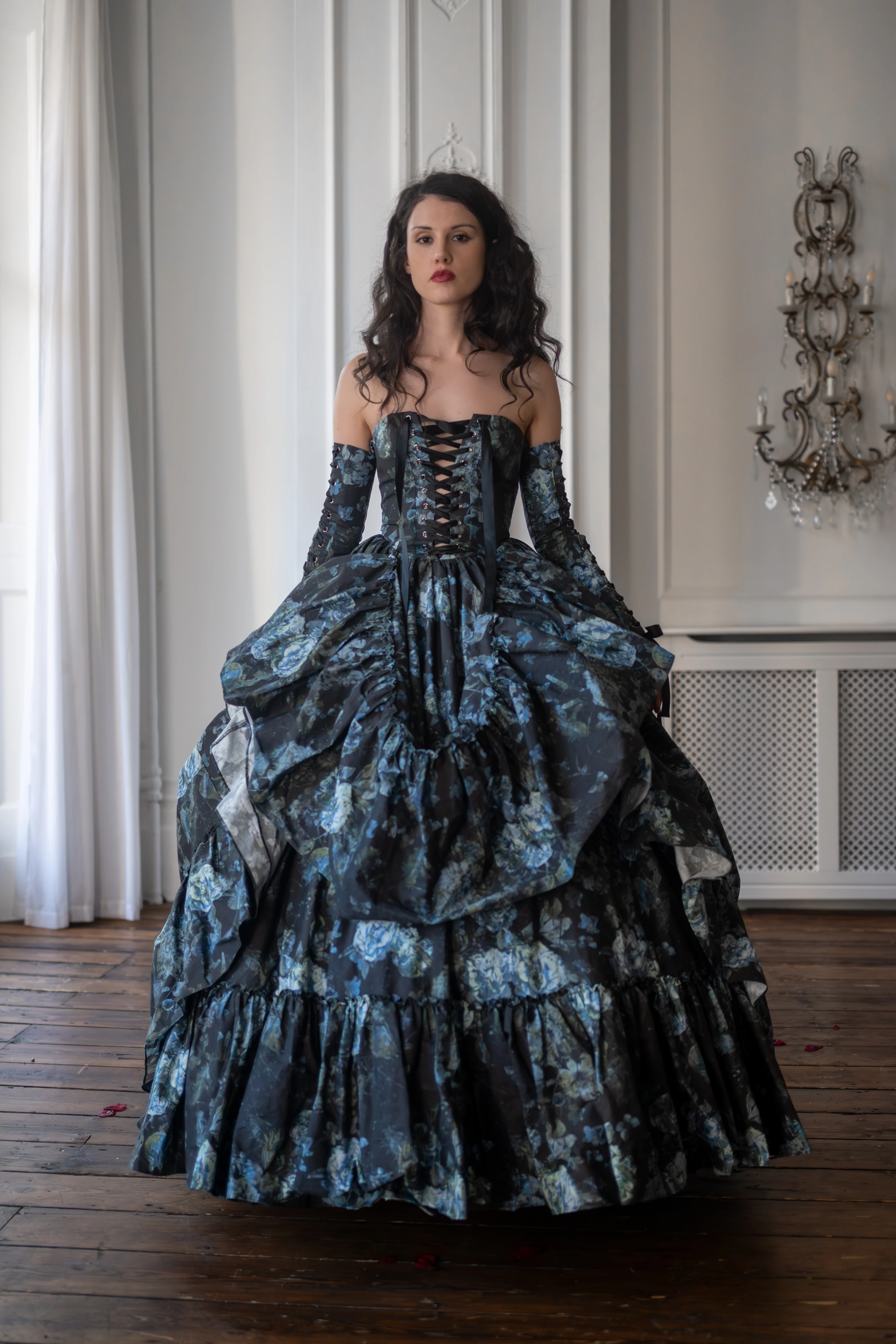 Entwined Souls Carmilla Gown - Image 11