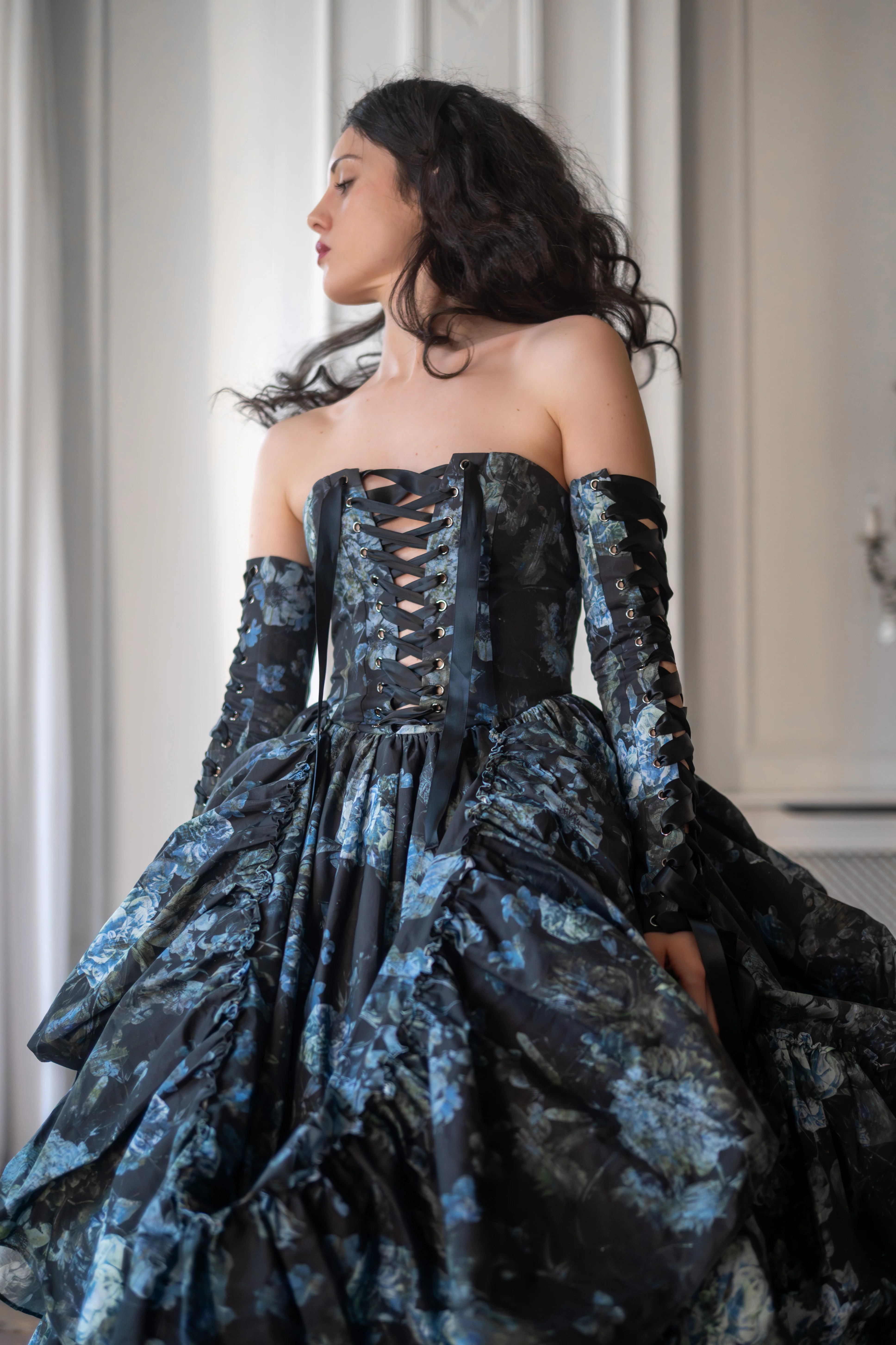 Entwined Souls Carmilla Gown - Image 13