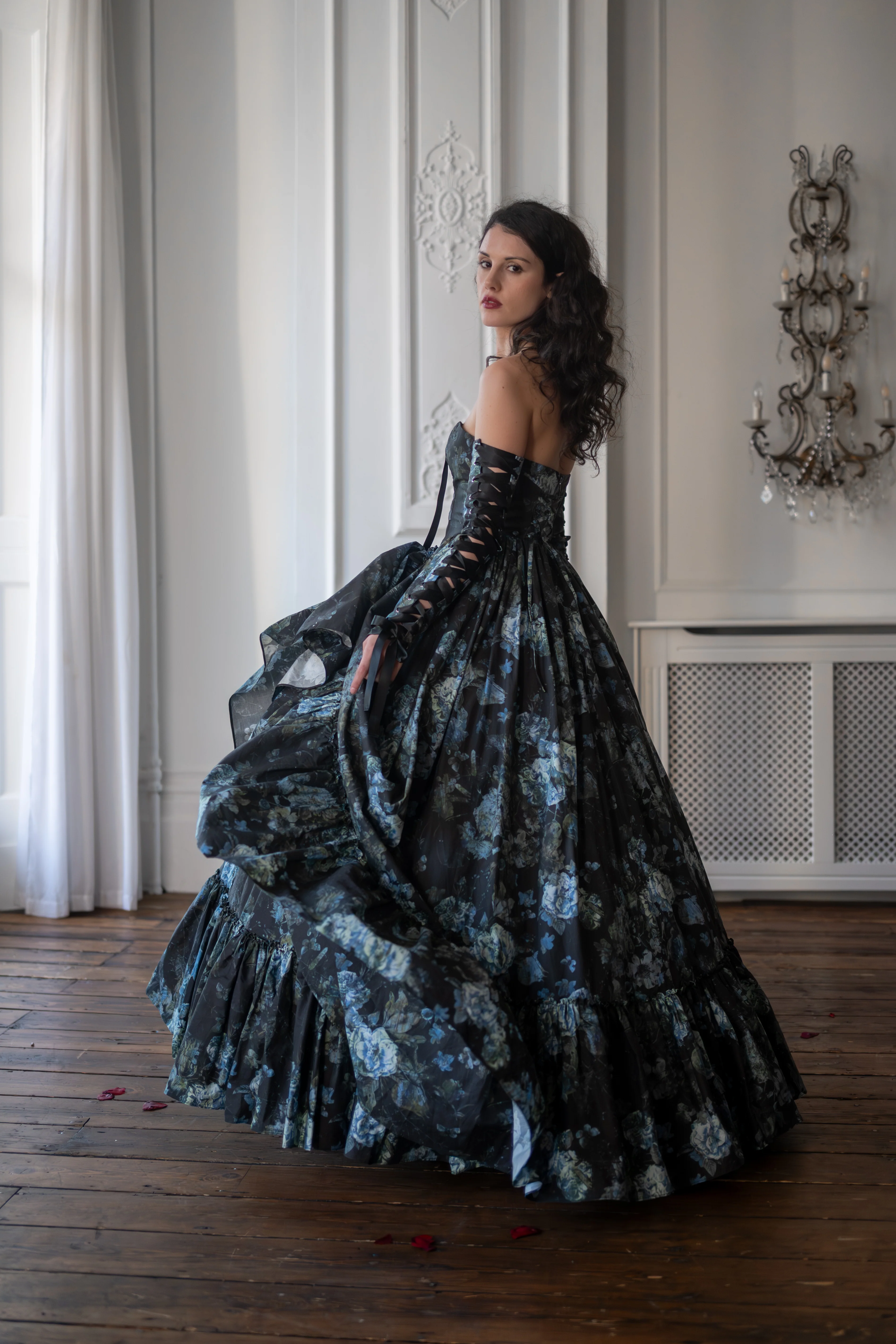 Entwined Souls Carmilla Gown - Image 15