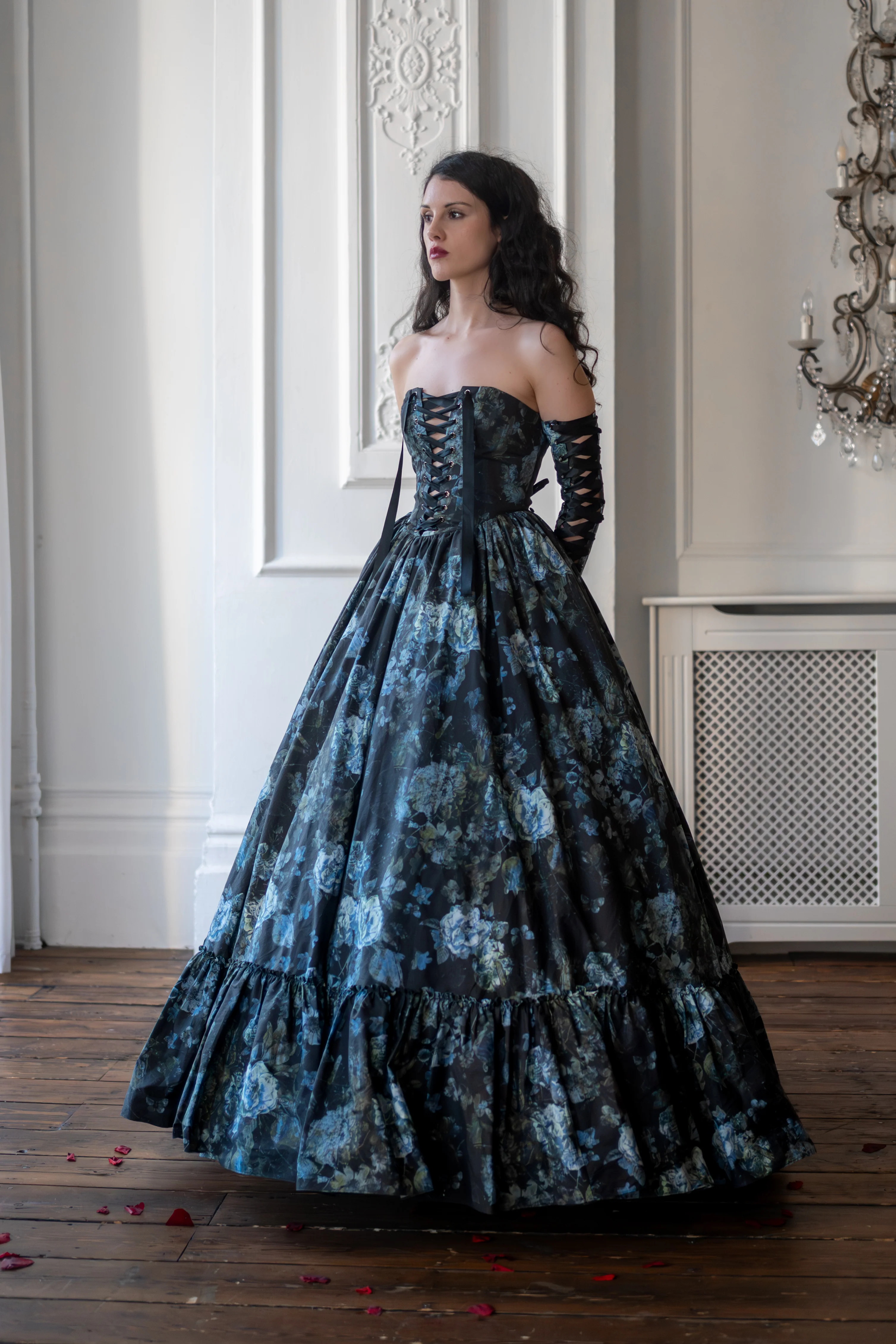 Entwined Souls Carmilla Gown - Image 3