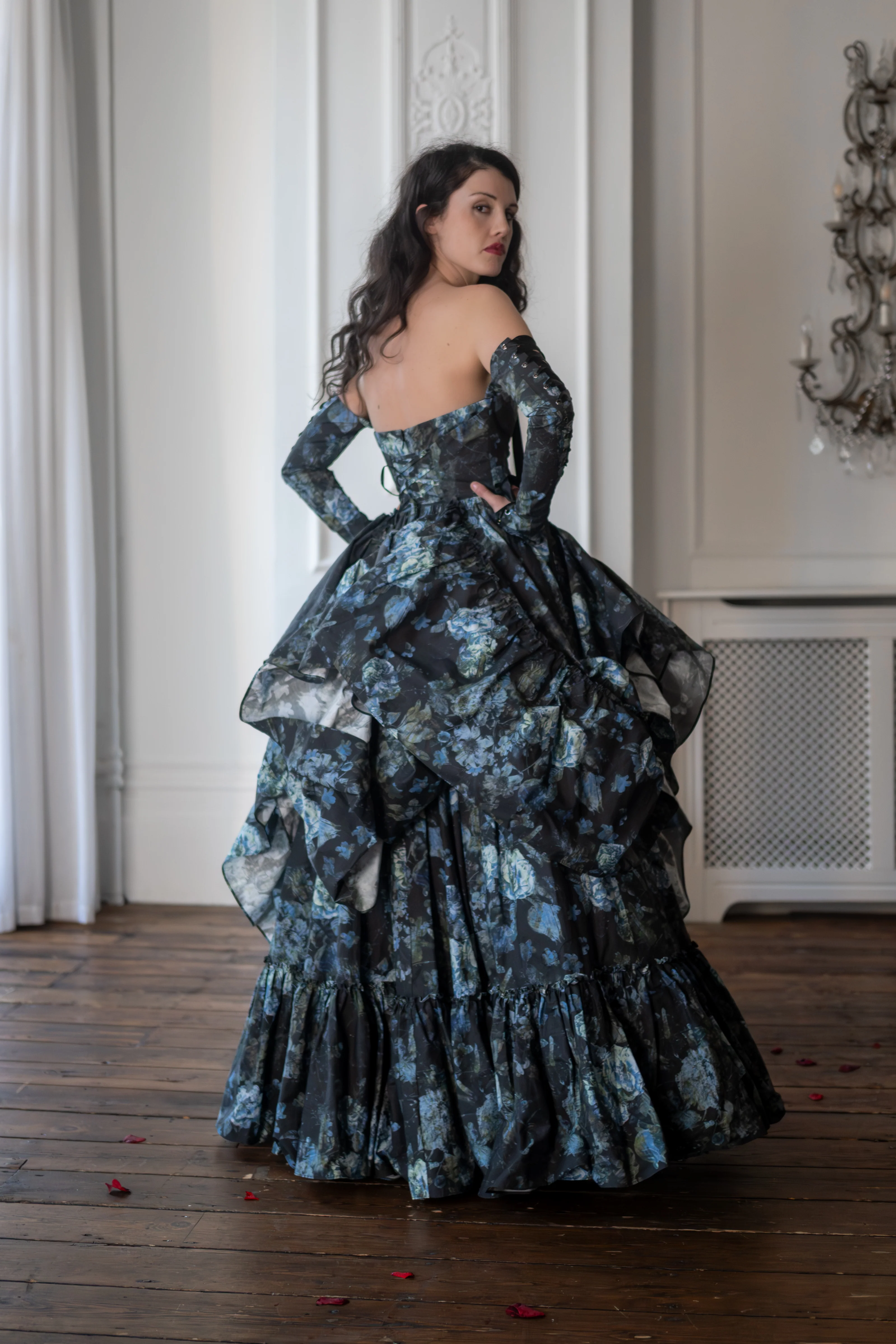 Entwined Souls Carmilla Gown - Image 4