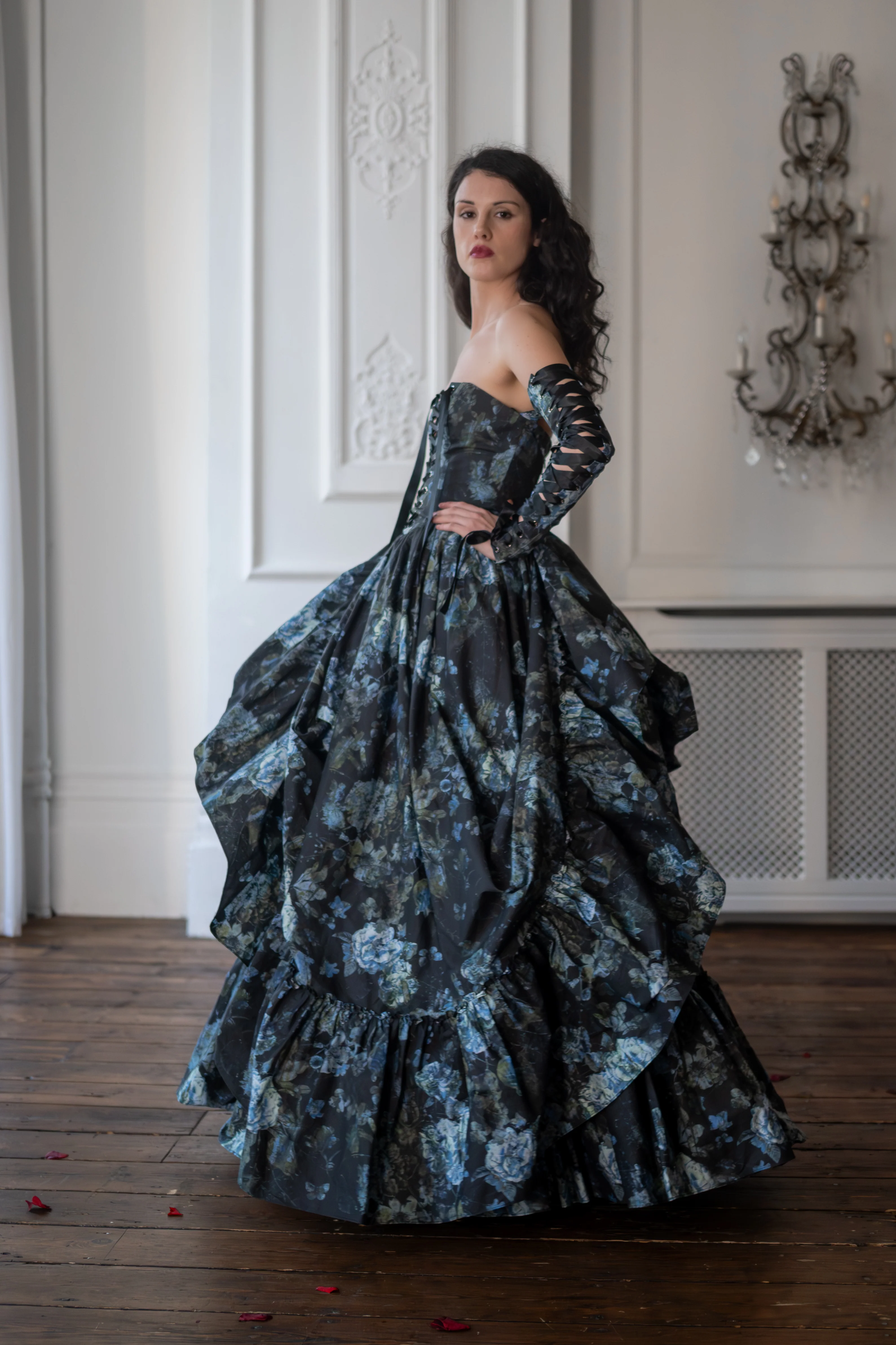 Entwined Souls Carmilla Gown - Image 6