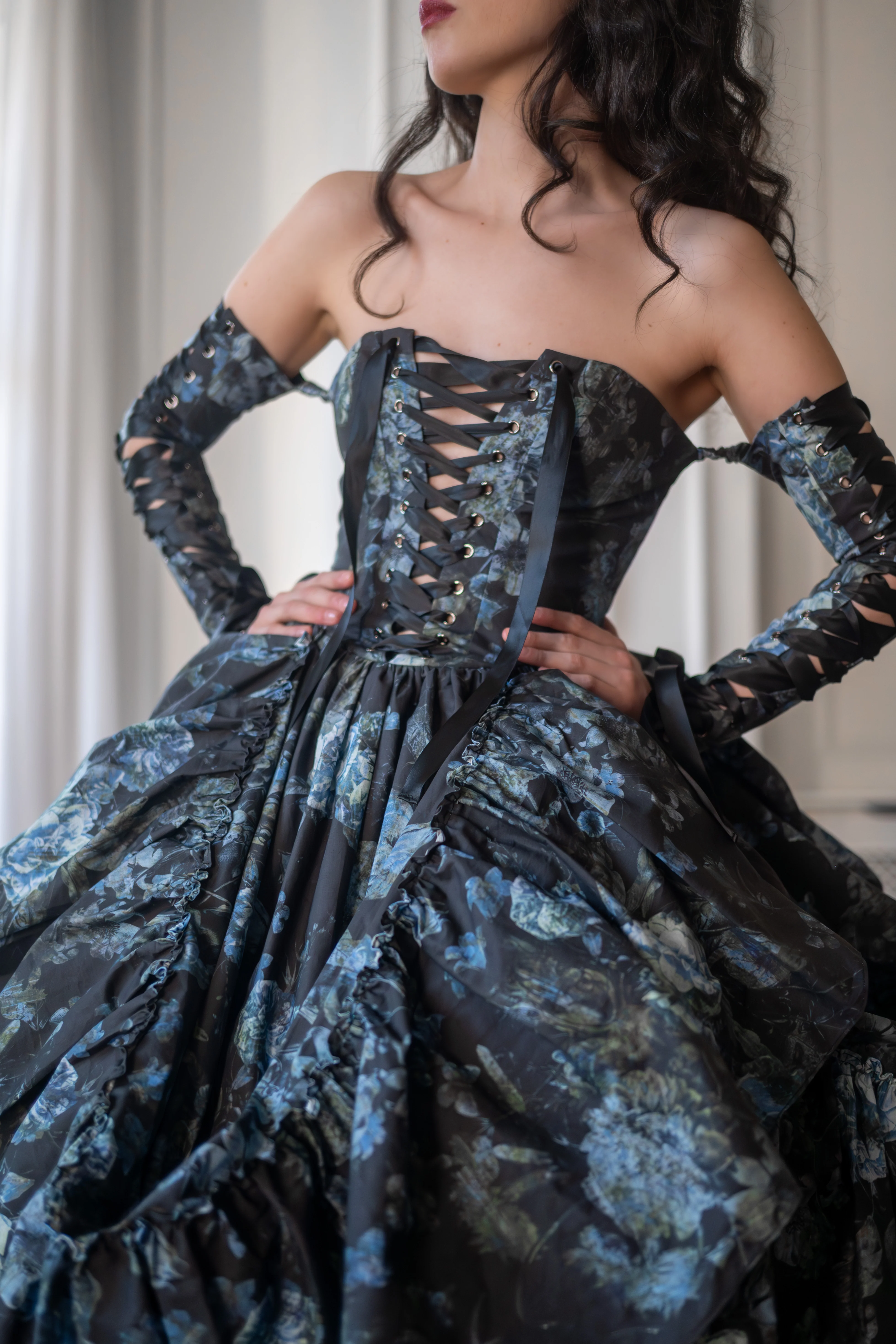 Entwined Souls Carmilla Gown - Image 7