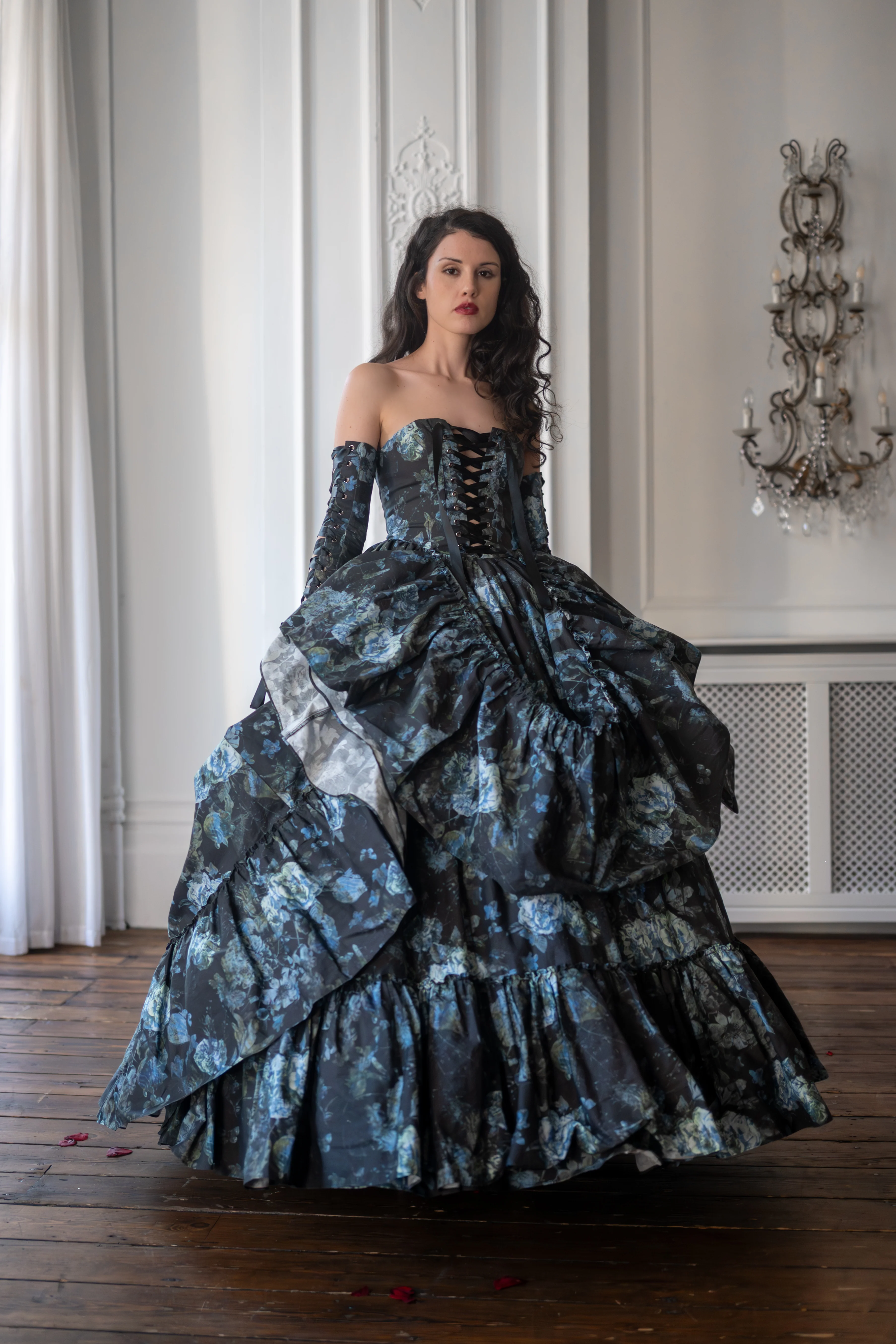 Entwined Souls Carmilla Gown - Image 8