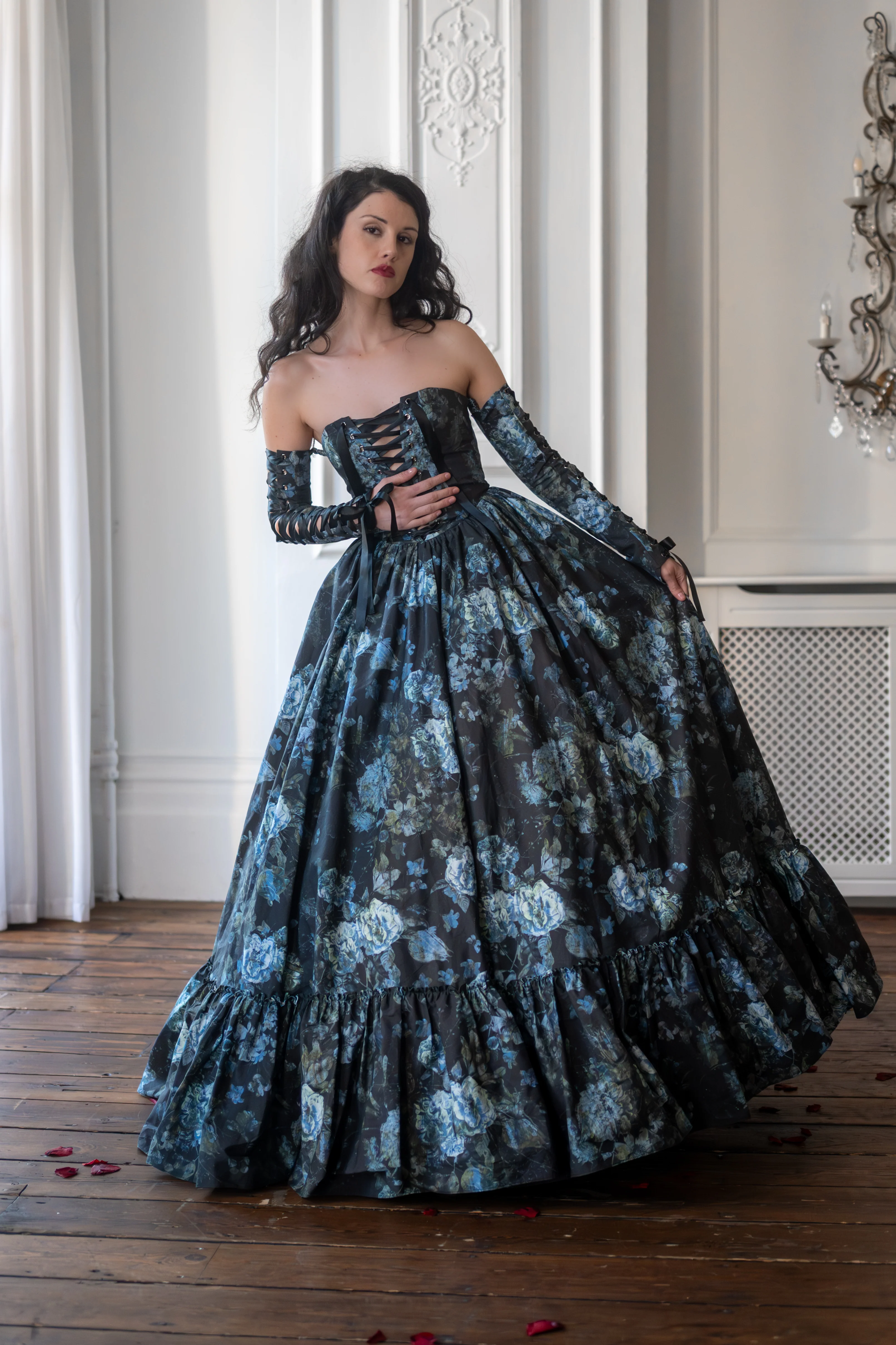 Entwined Souls Carmilla Gown - Image 9