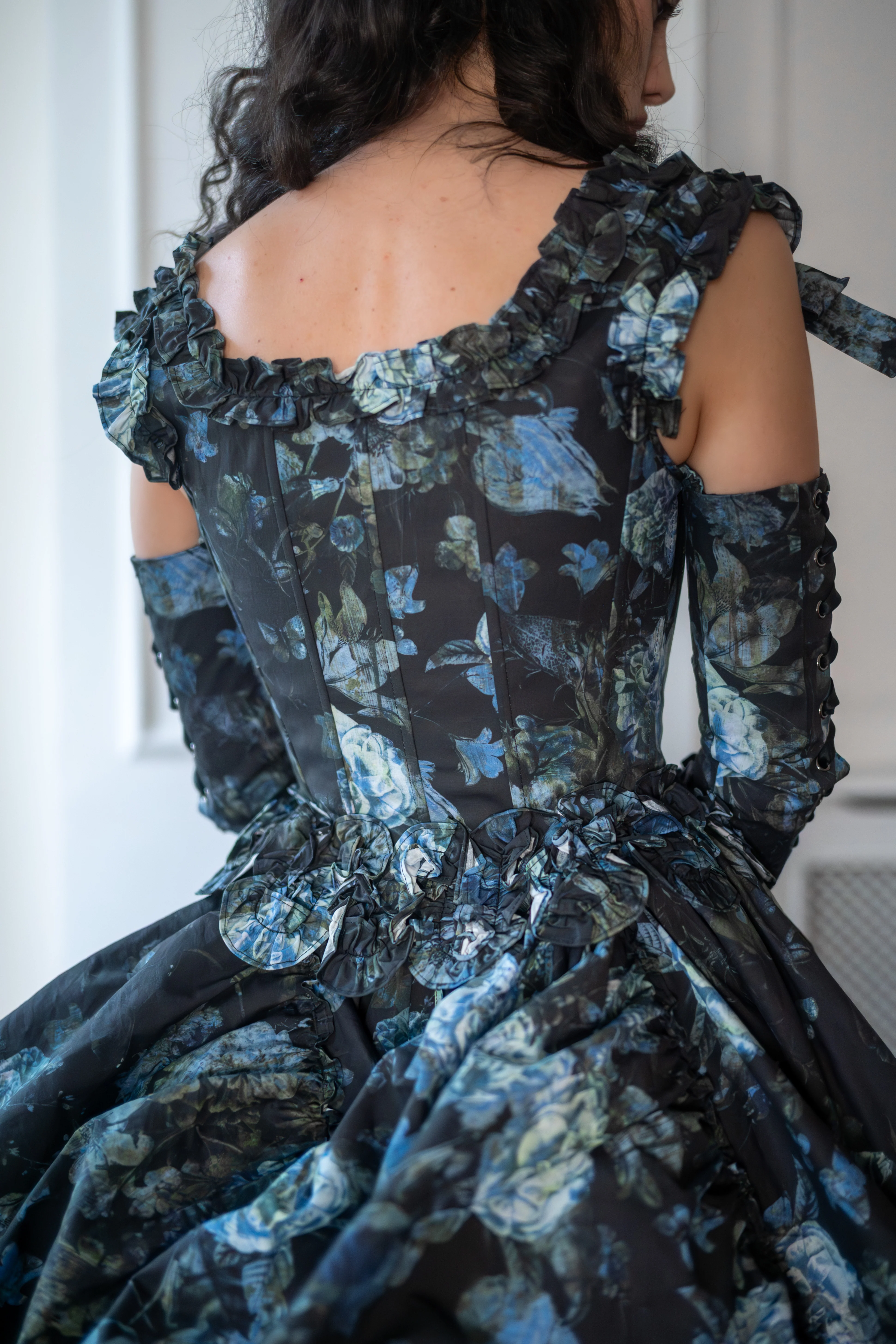 Entwined Souls Pompadour Corset - Image 10