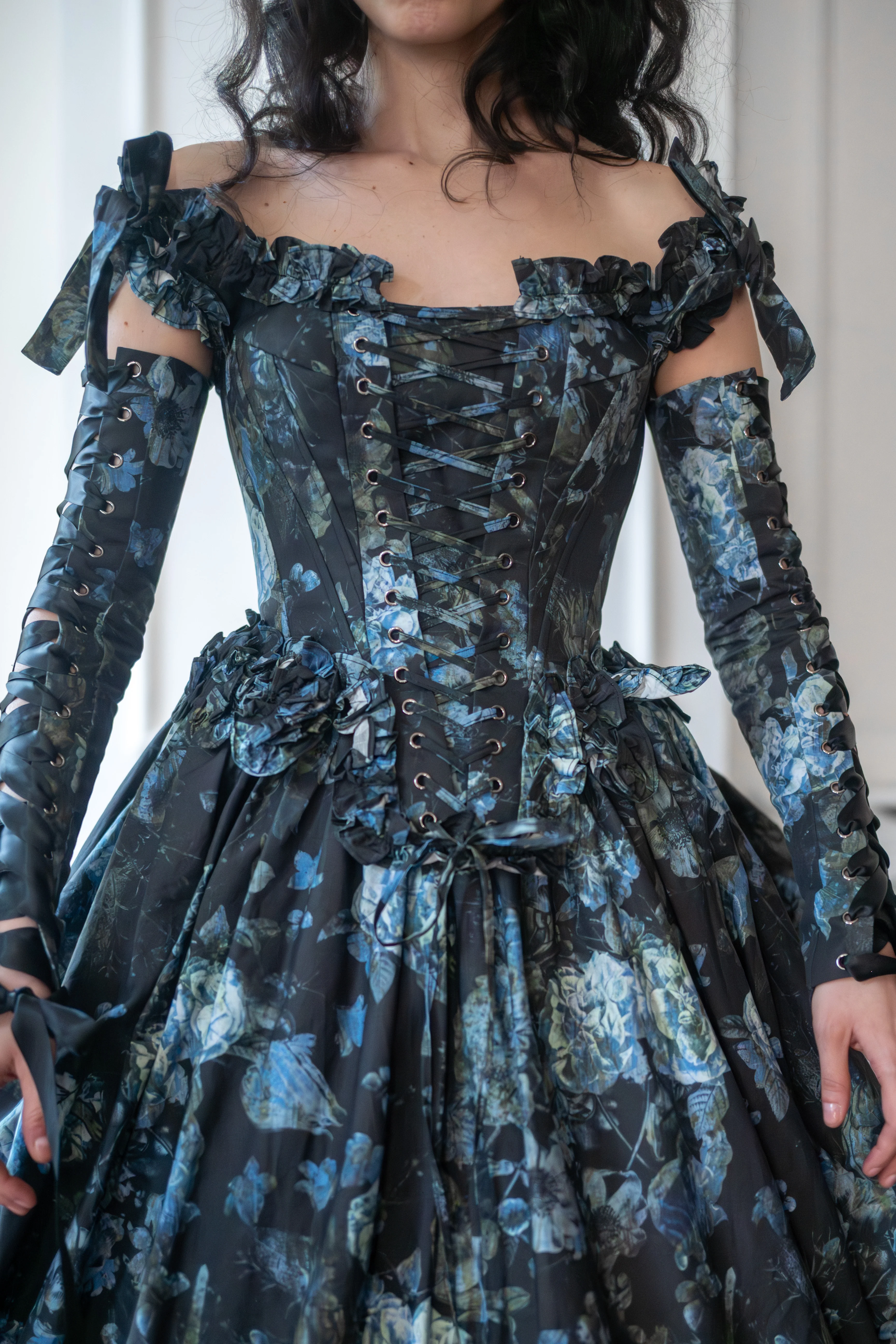 Entwined Souls Pompadour Corset - Image 11