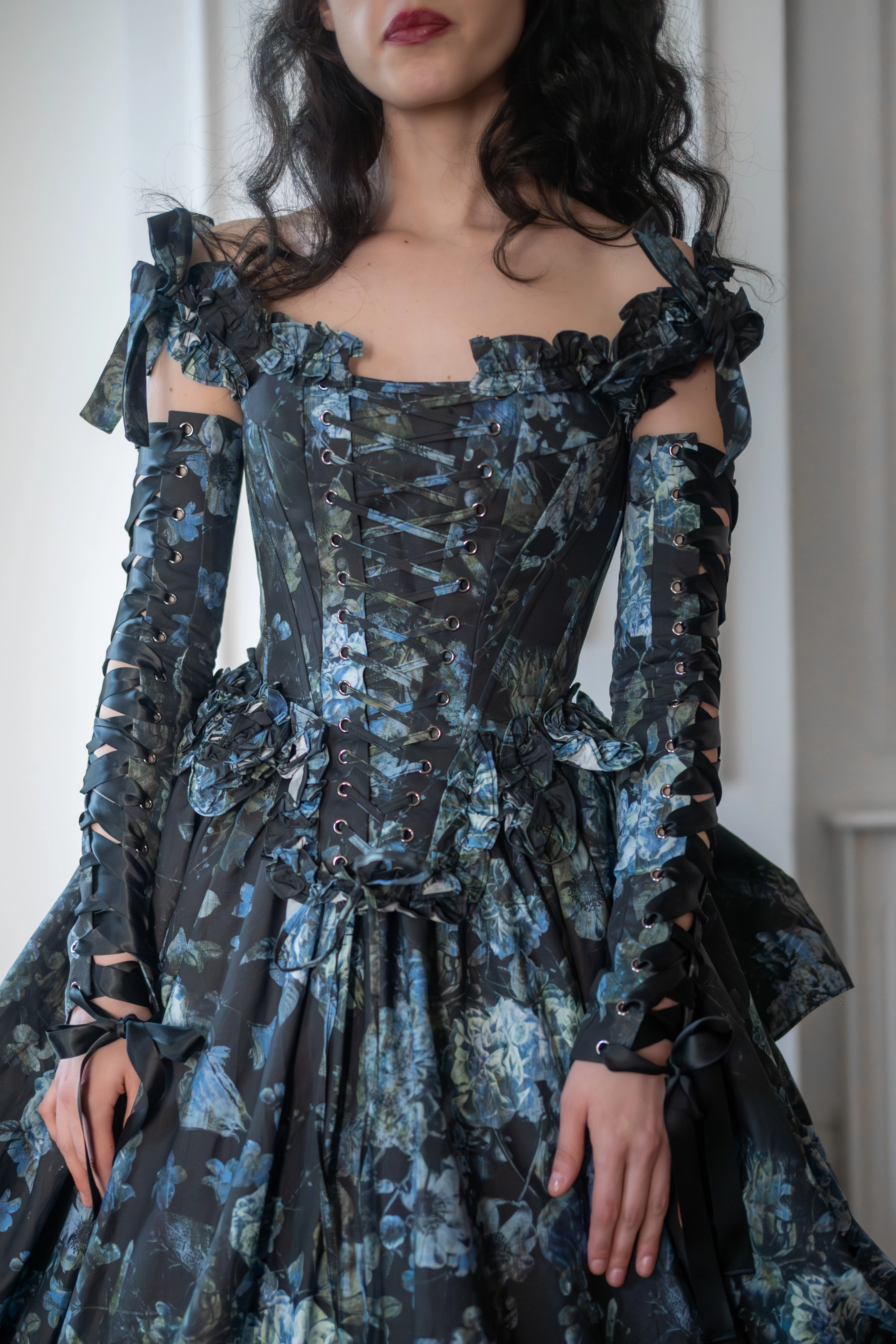 Entwined Souls Pompadour Corset - Image 12
