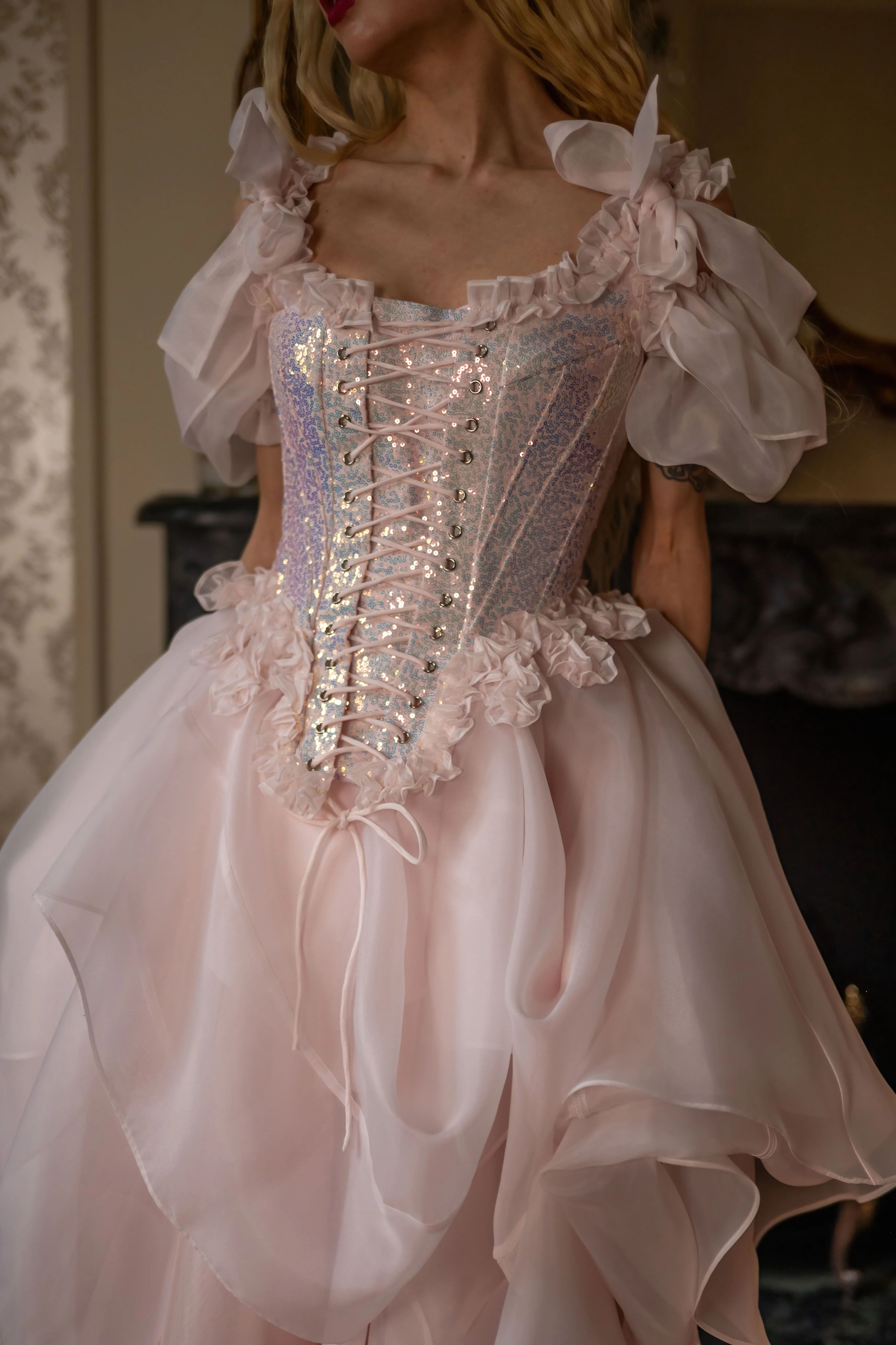 Fairy Wings Pompadour Corset - Image 8