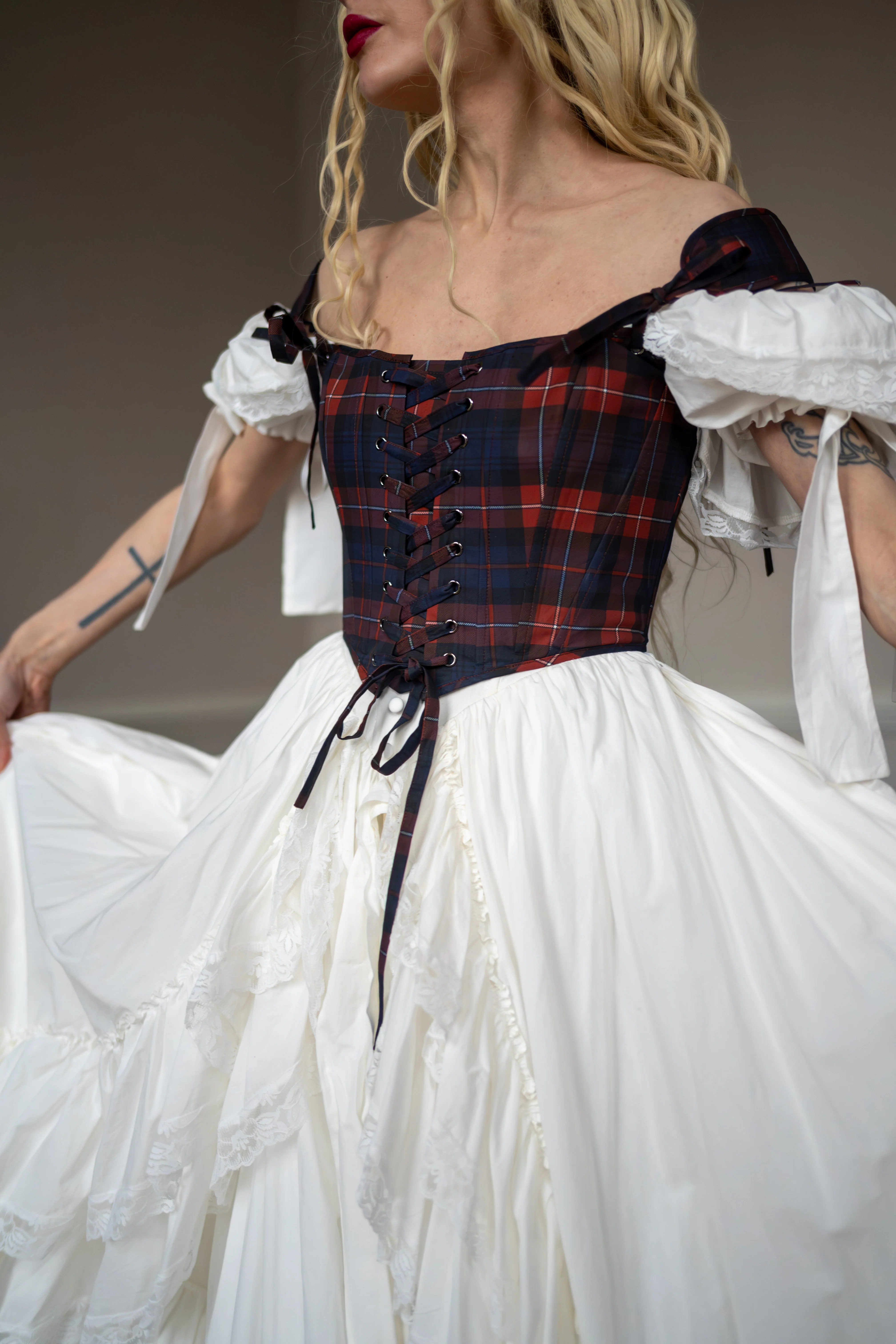 Fionn's Flame Thisbe Corset - Image 10