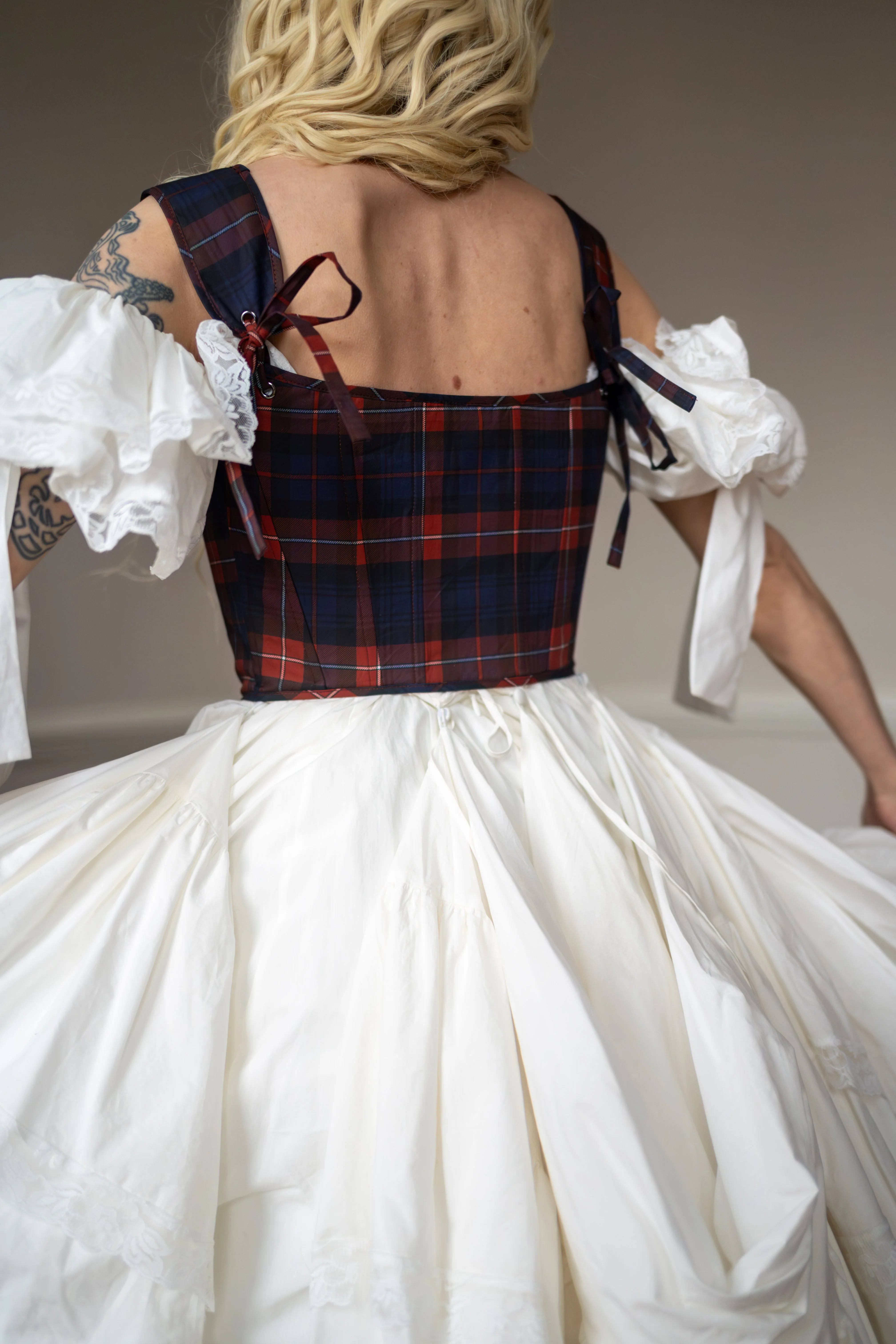Fionn's Flame Thisbe Corset - Image 2
