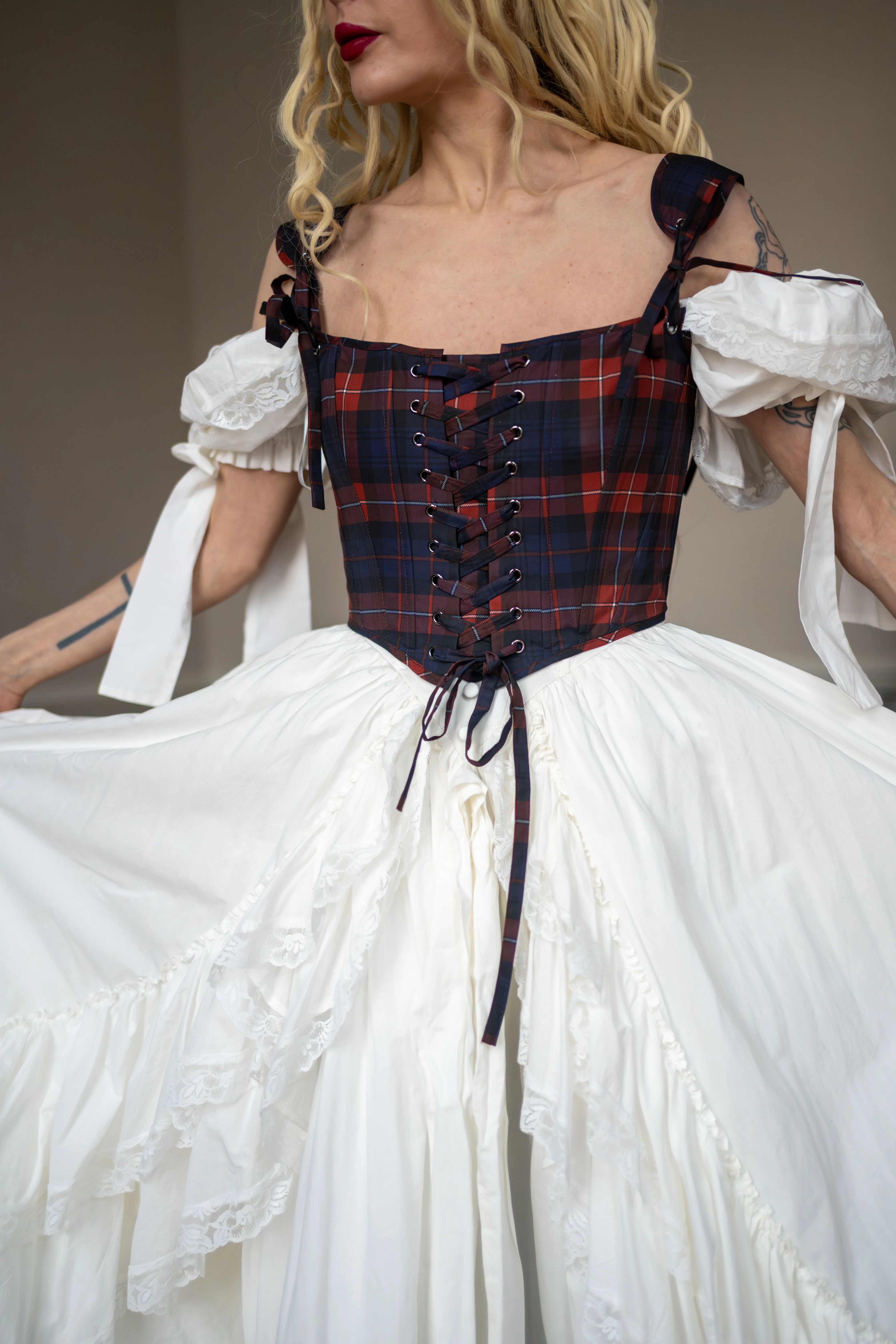 Fionn's Flame Thisbe Corset - Image 8