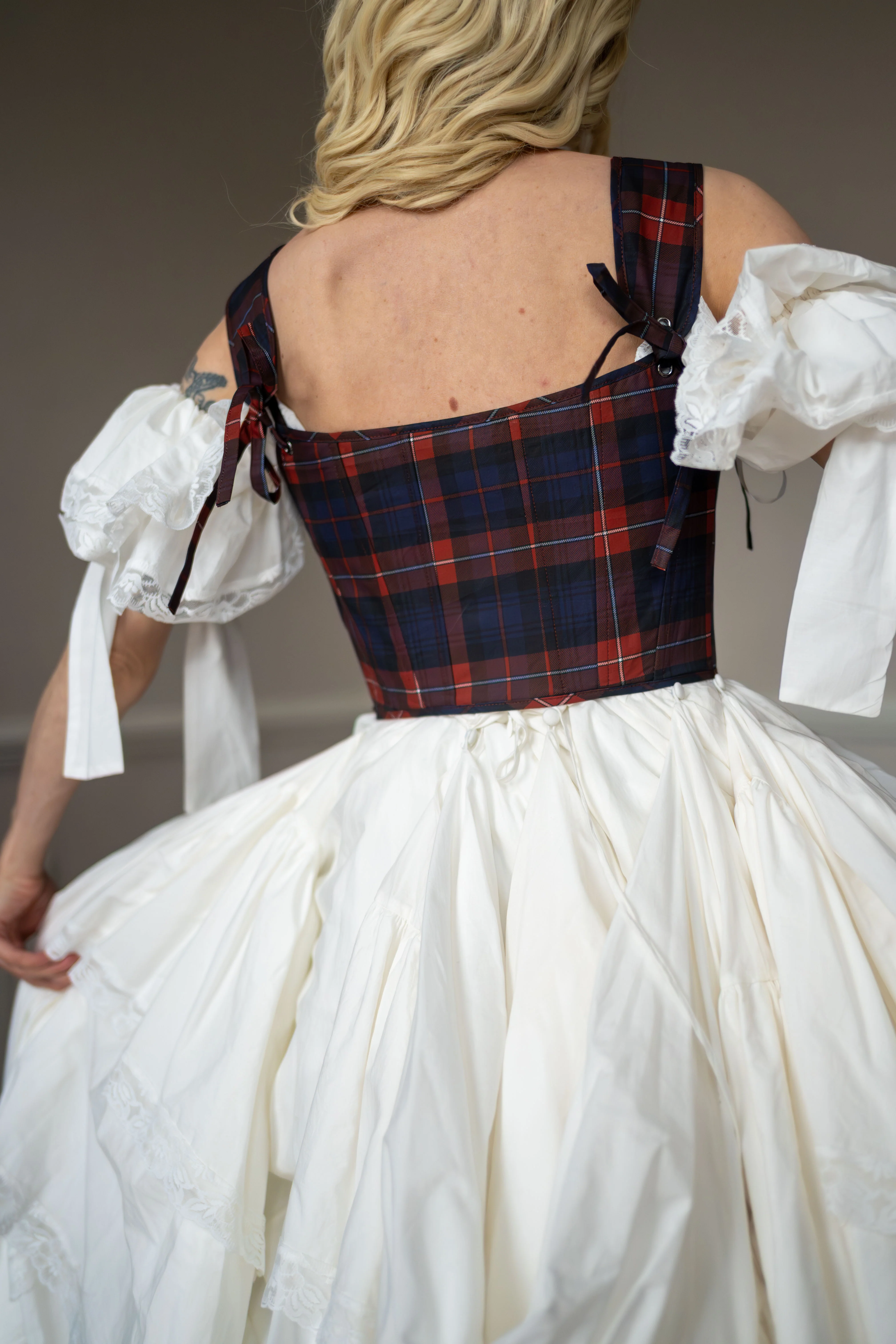 Fionn's Flame Thisbe Corset - Image 9