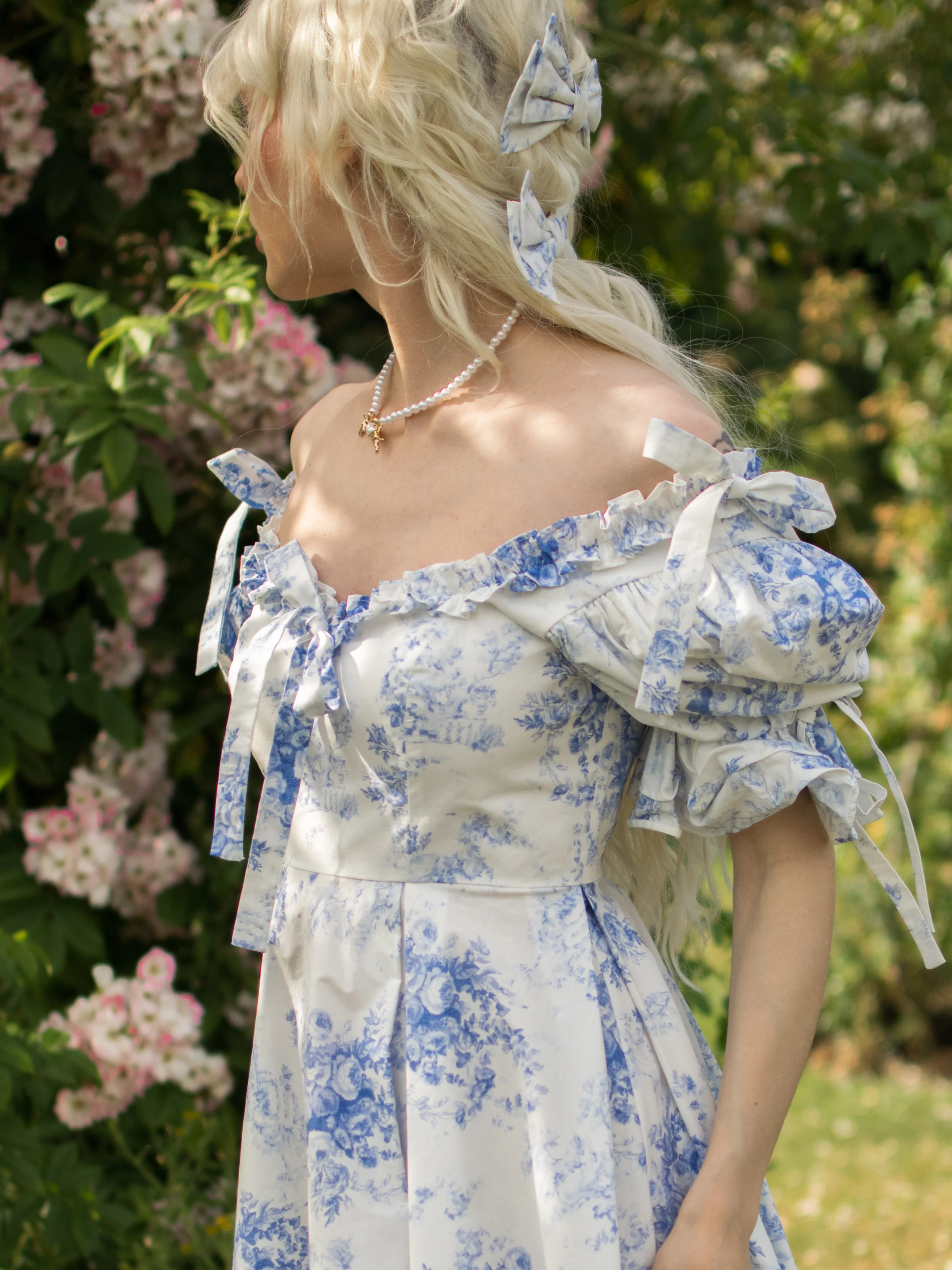 French Porcelain Parlour Games Dress - Image 3