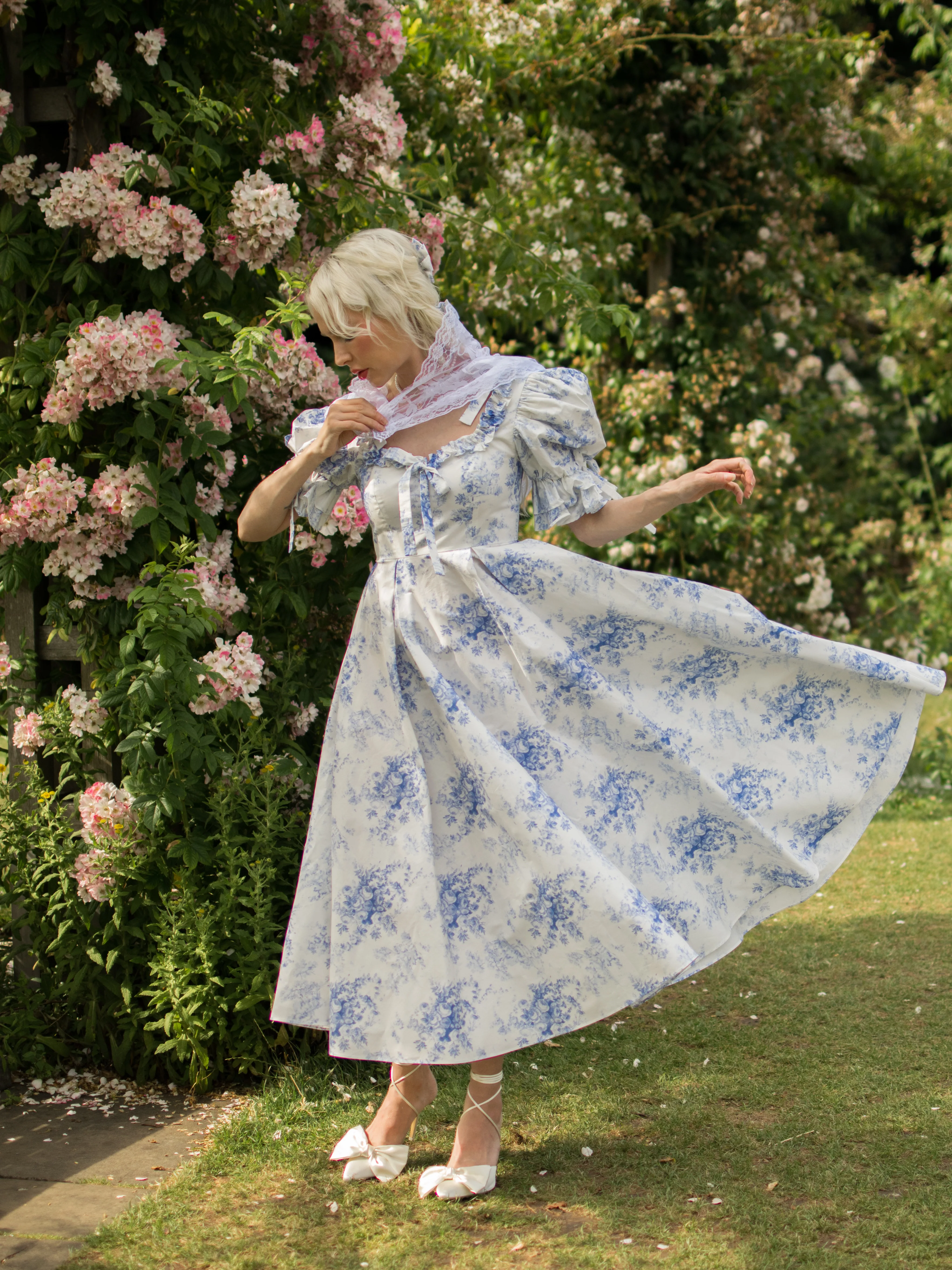 French Porcelain Parlour Games Dress - Image 5