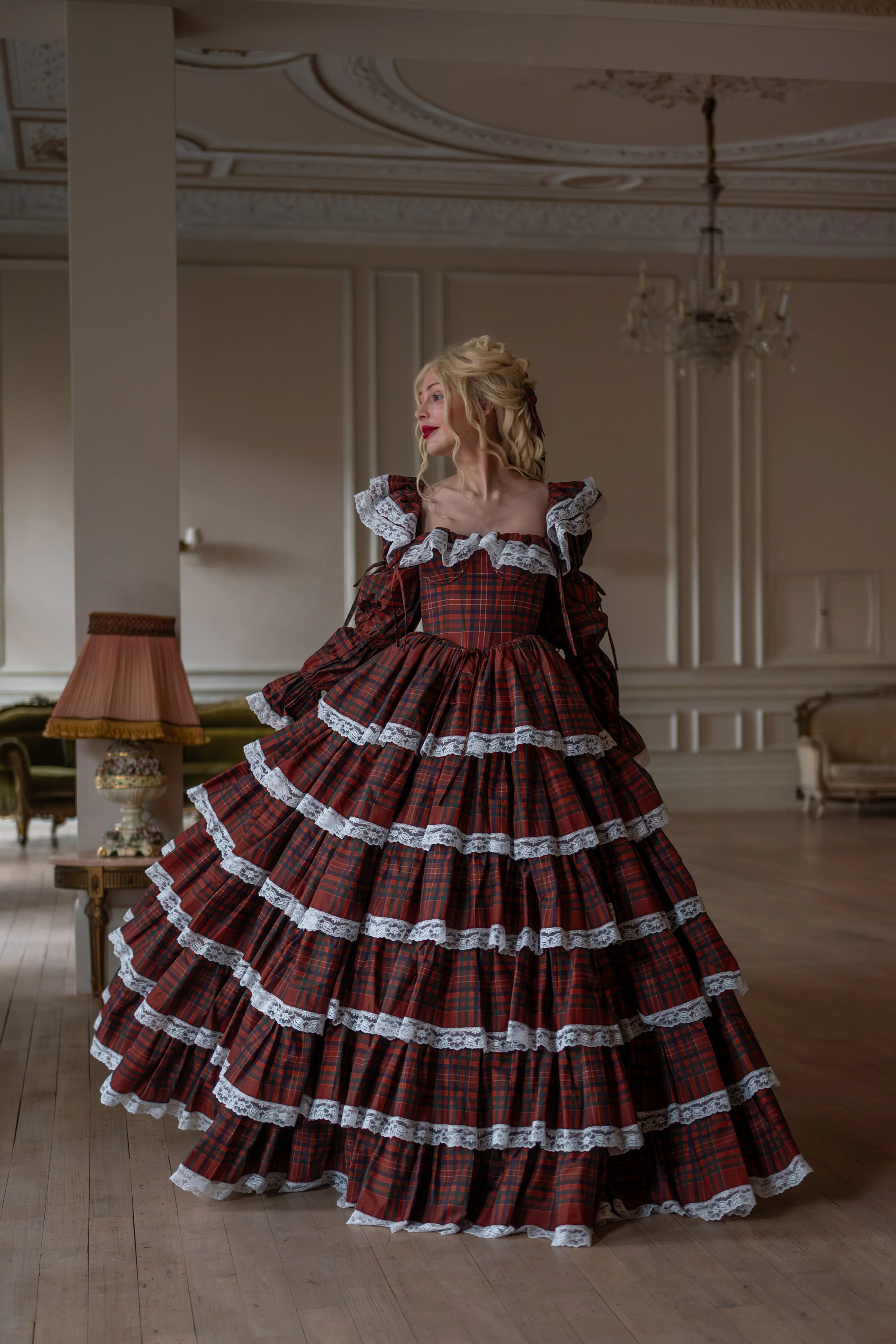 Highland Fling Age of Innocence Gown - Image 10