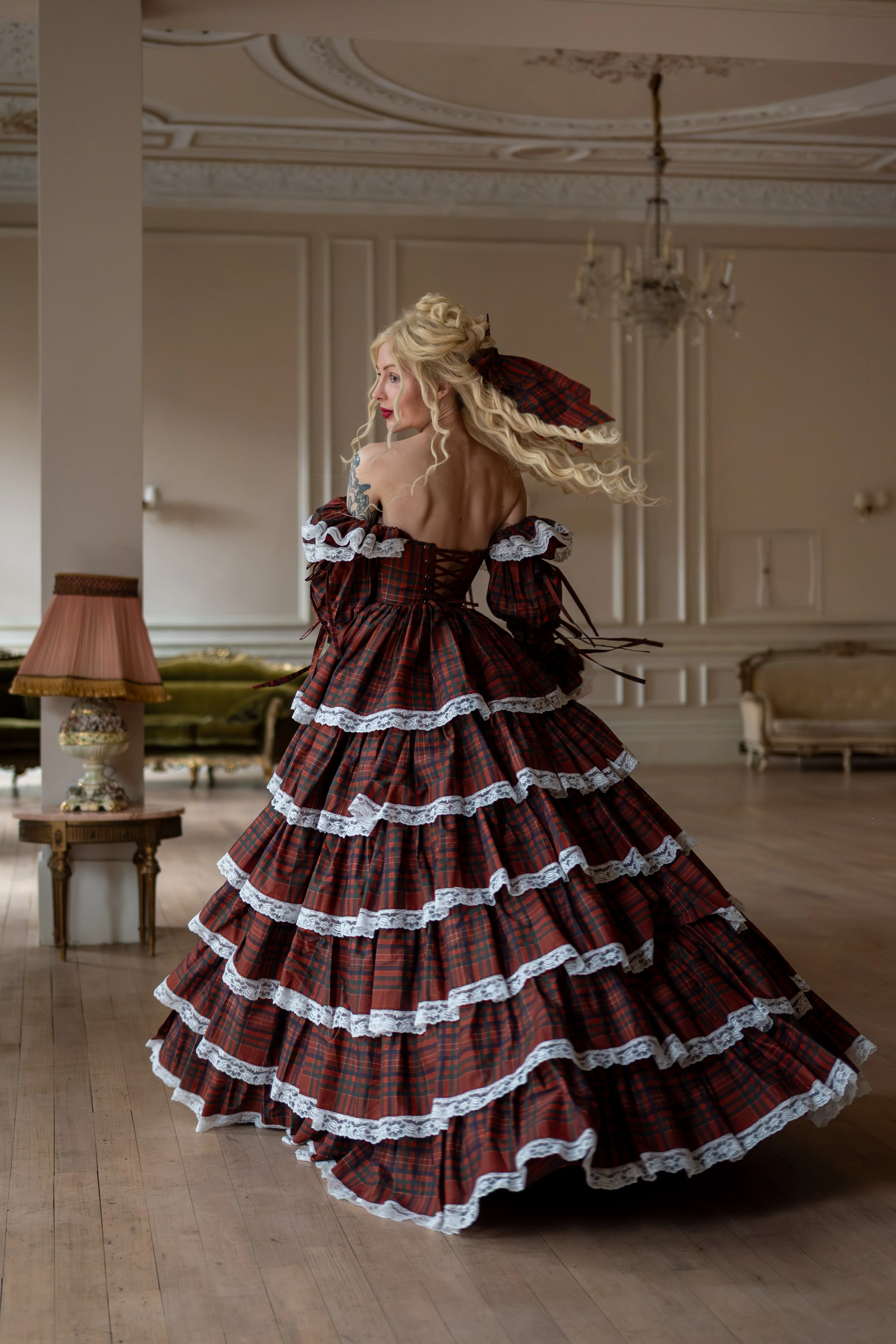 Highland Fling Age of Innocence Gown - Image 14