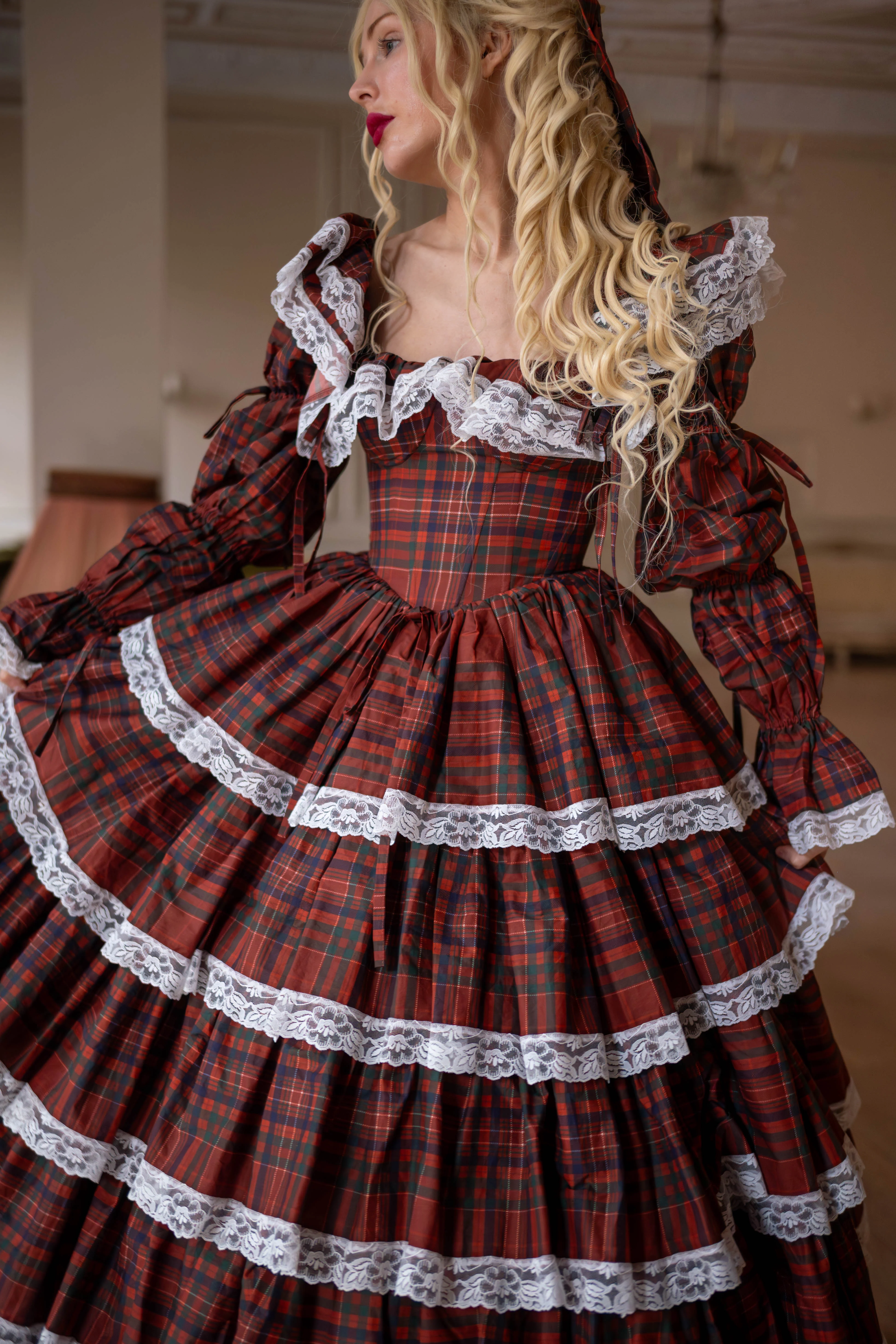 Highland Fling Age of Innocence Gown - Image 3