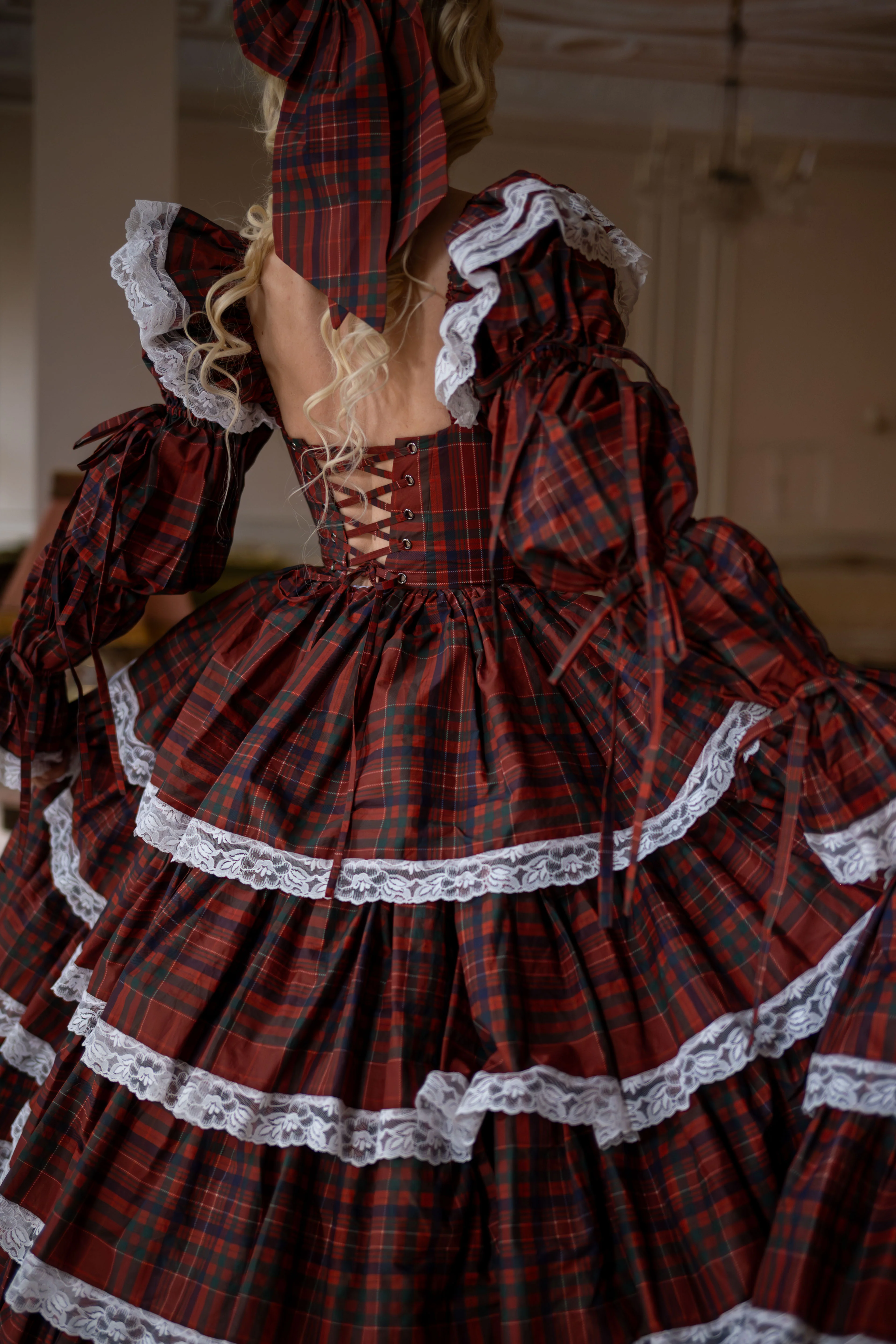 Highland Fling Age of Innocence Gown - Image 5