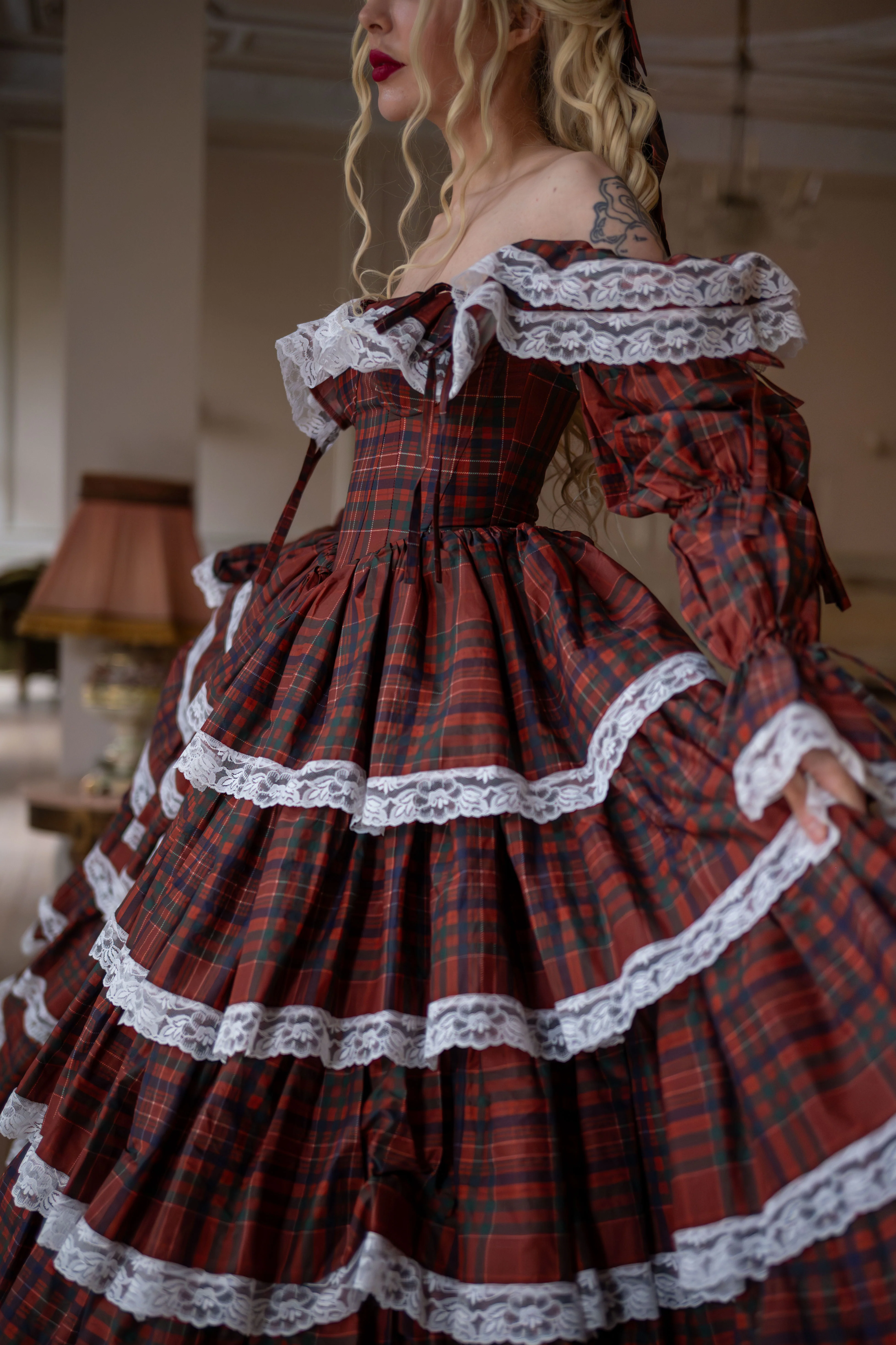 Highland Fling Age of Innocence Gown - Image 6
