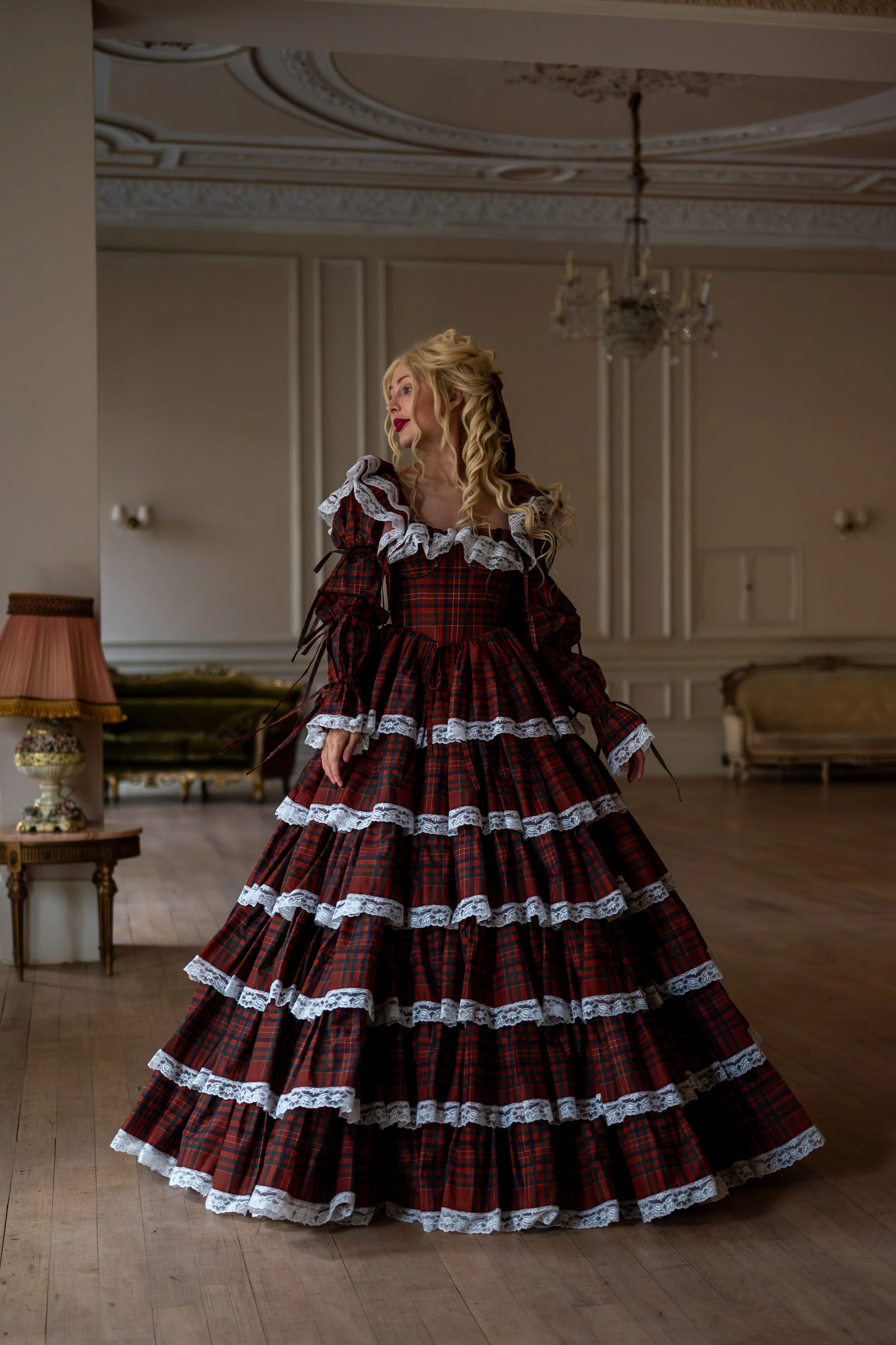 Highland Fling Age of Innocence Gown - Image 7