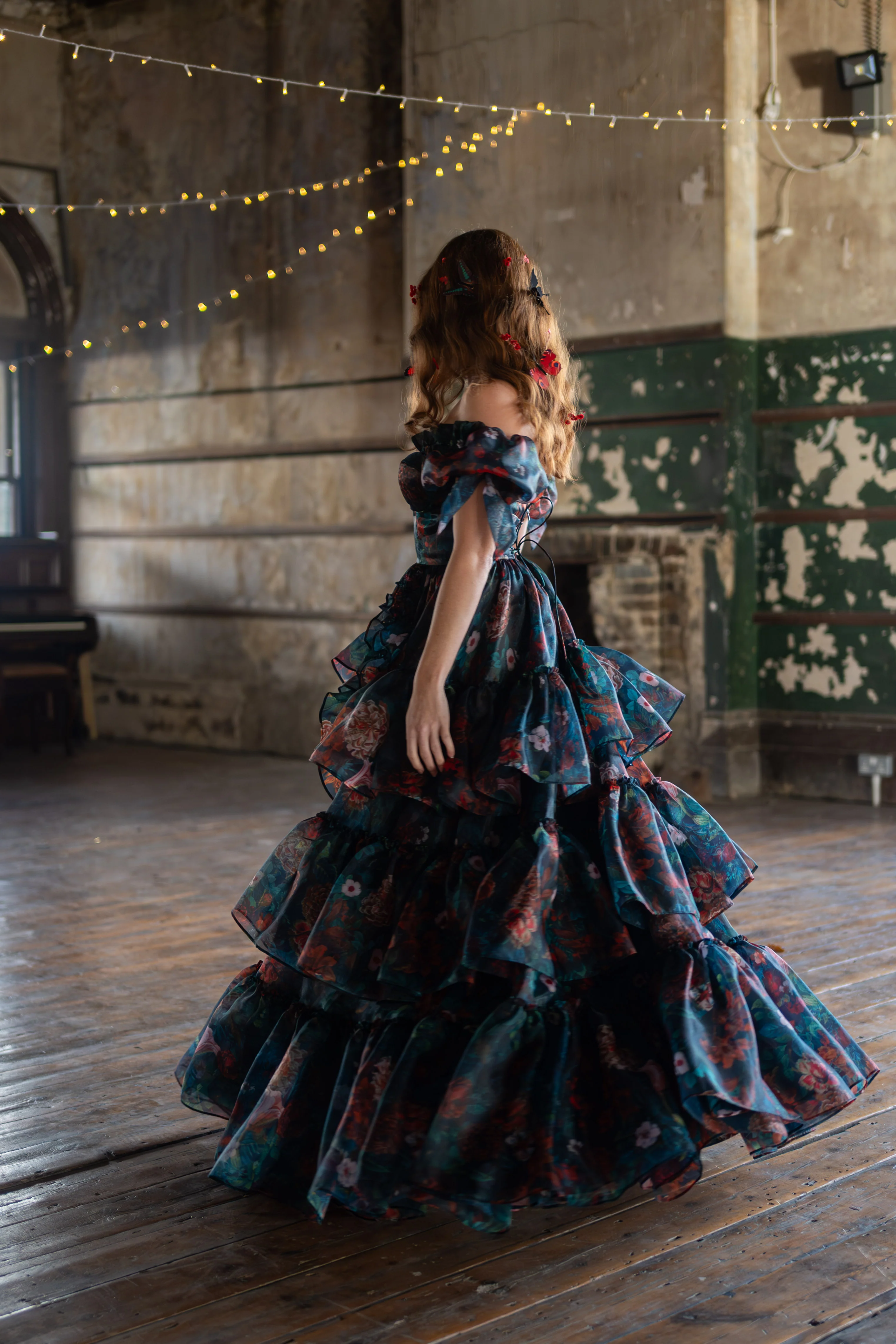 Obsidian Bower Mademoiselle Gown - Image 12