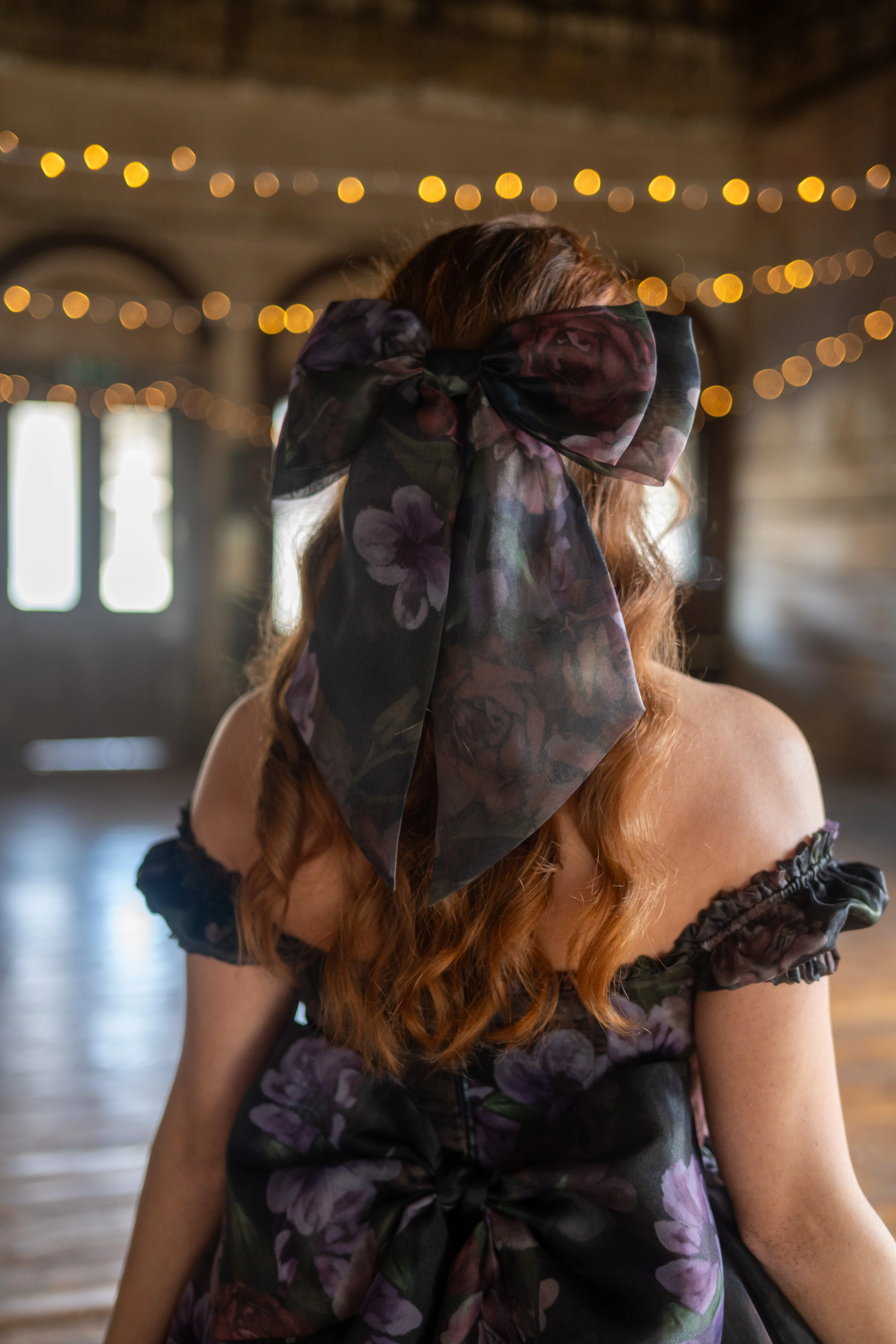 Odile's Triumph Winged Hairbow - Image 4