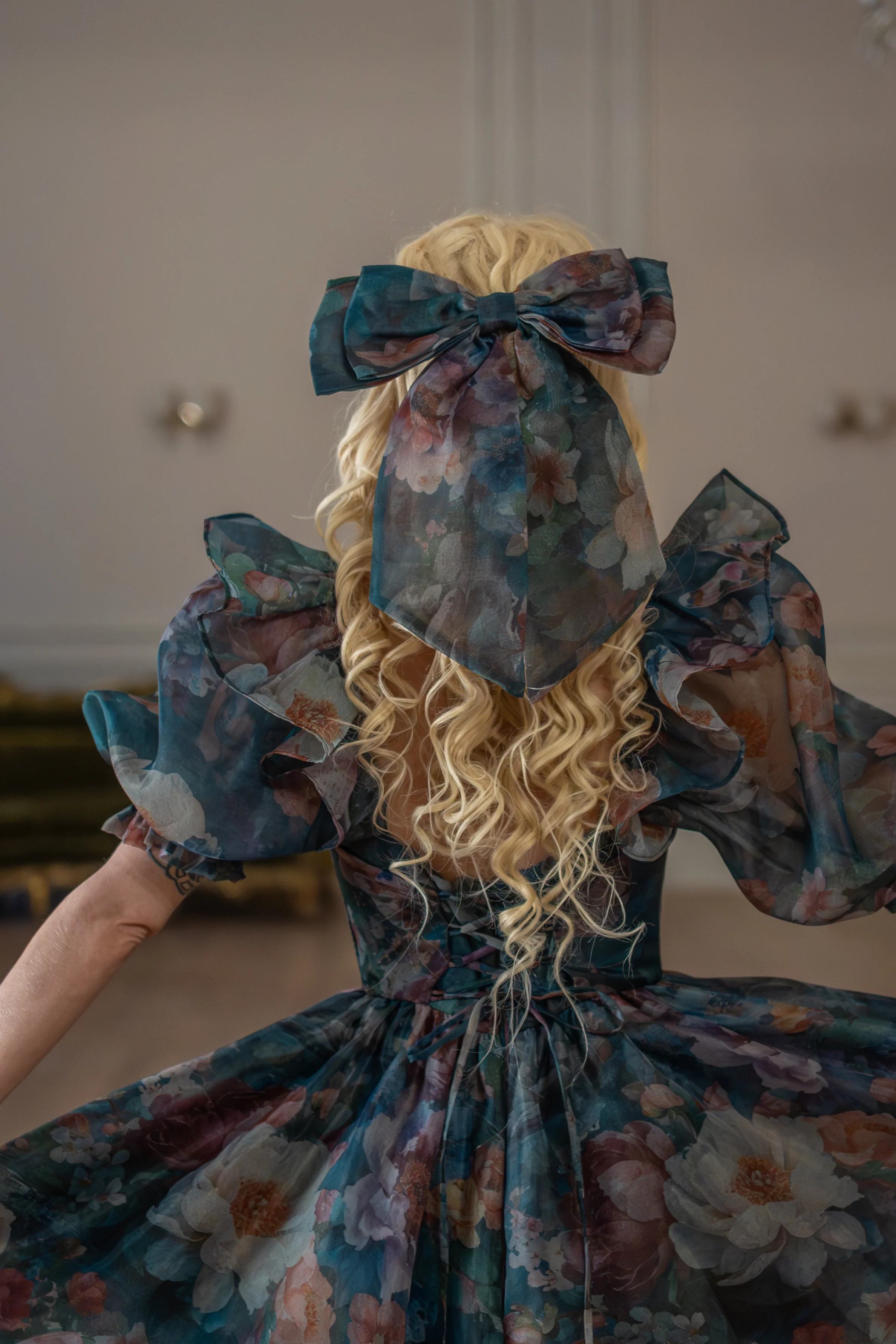 Ophelia Winged Hairbow - Image 6