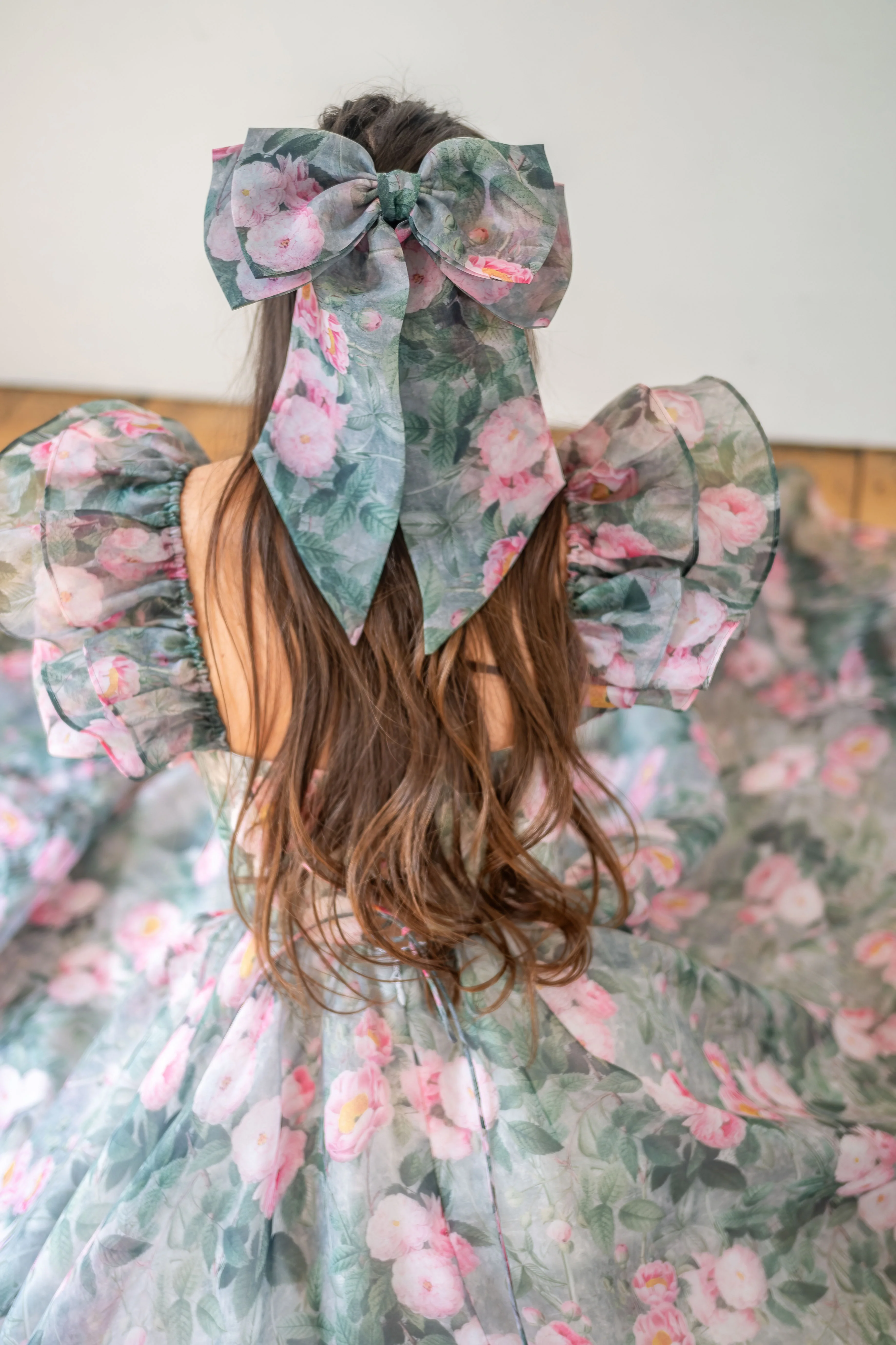 Peony Bouquet Winged Bow - Image 4