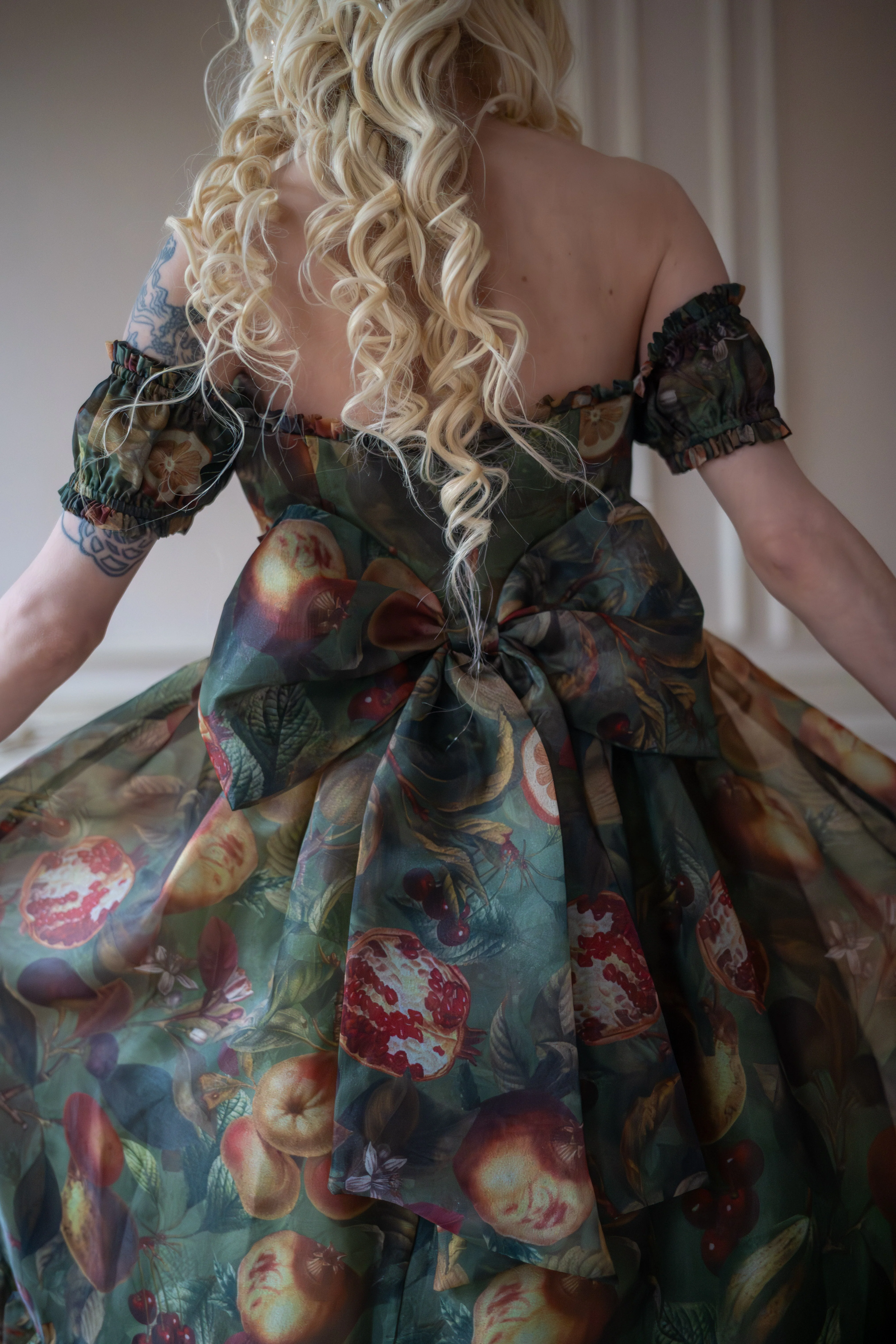 Renaissance Bounty Siren Dress - Image 12