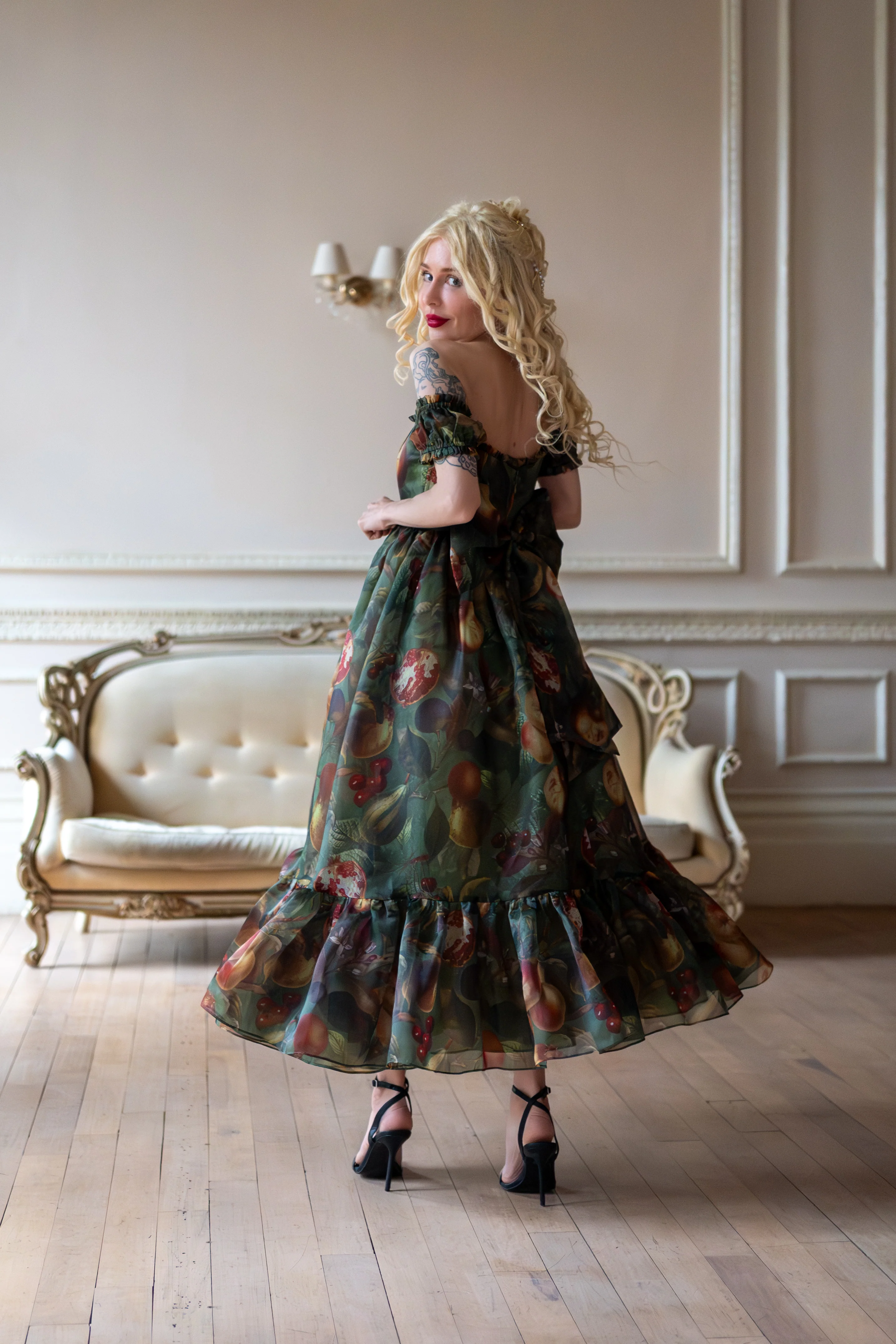 Renaissance Bounty Siren Dress - Image 13