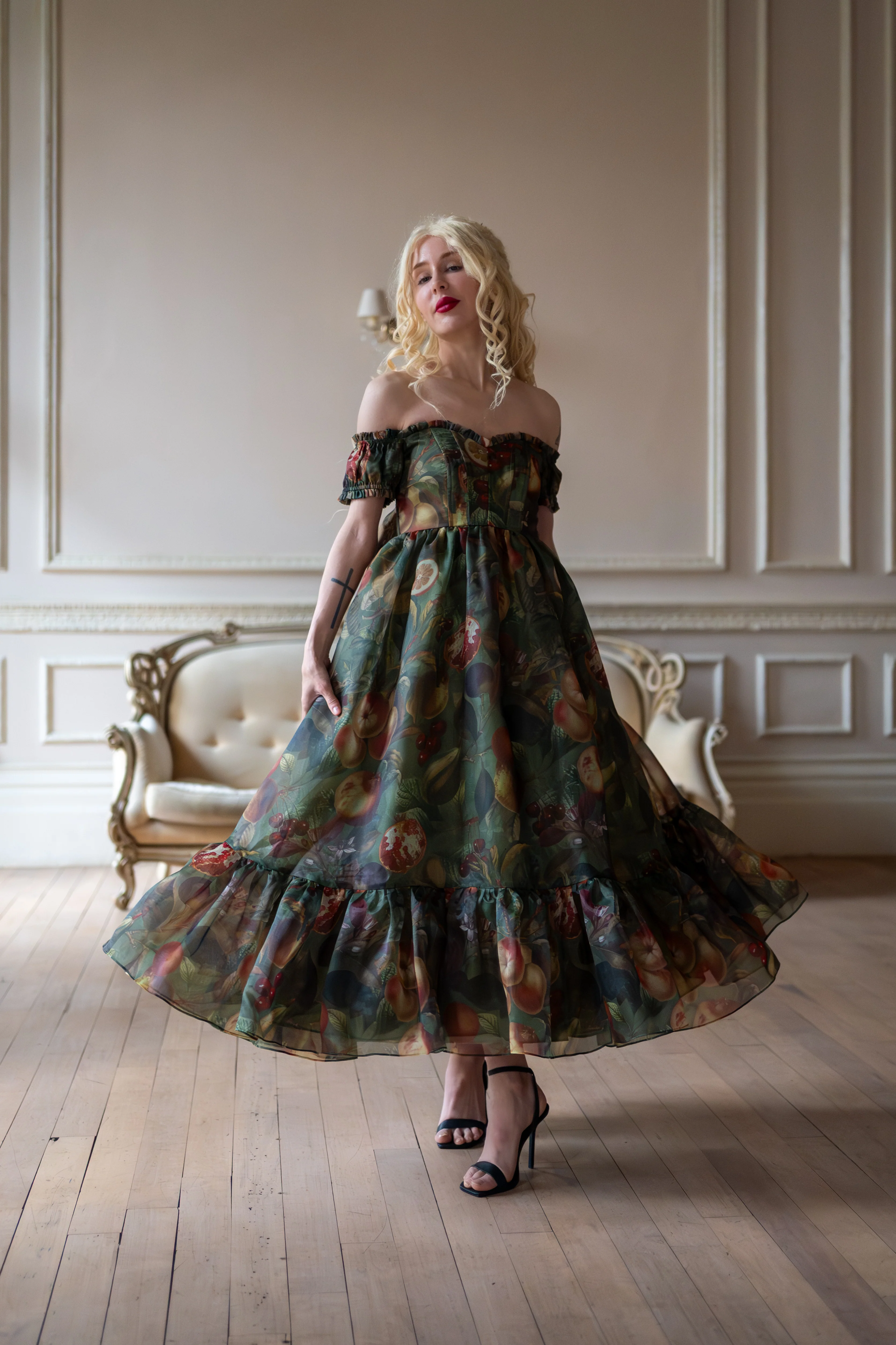 Renaissance Bounty Siren Dress - Image 3