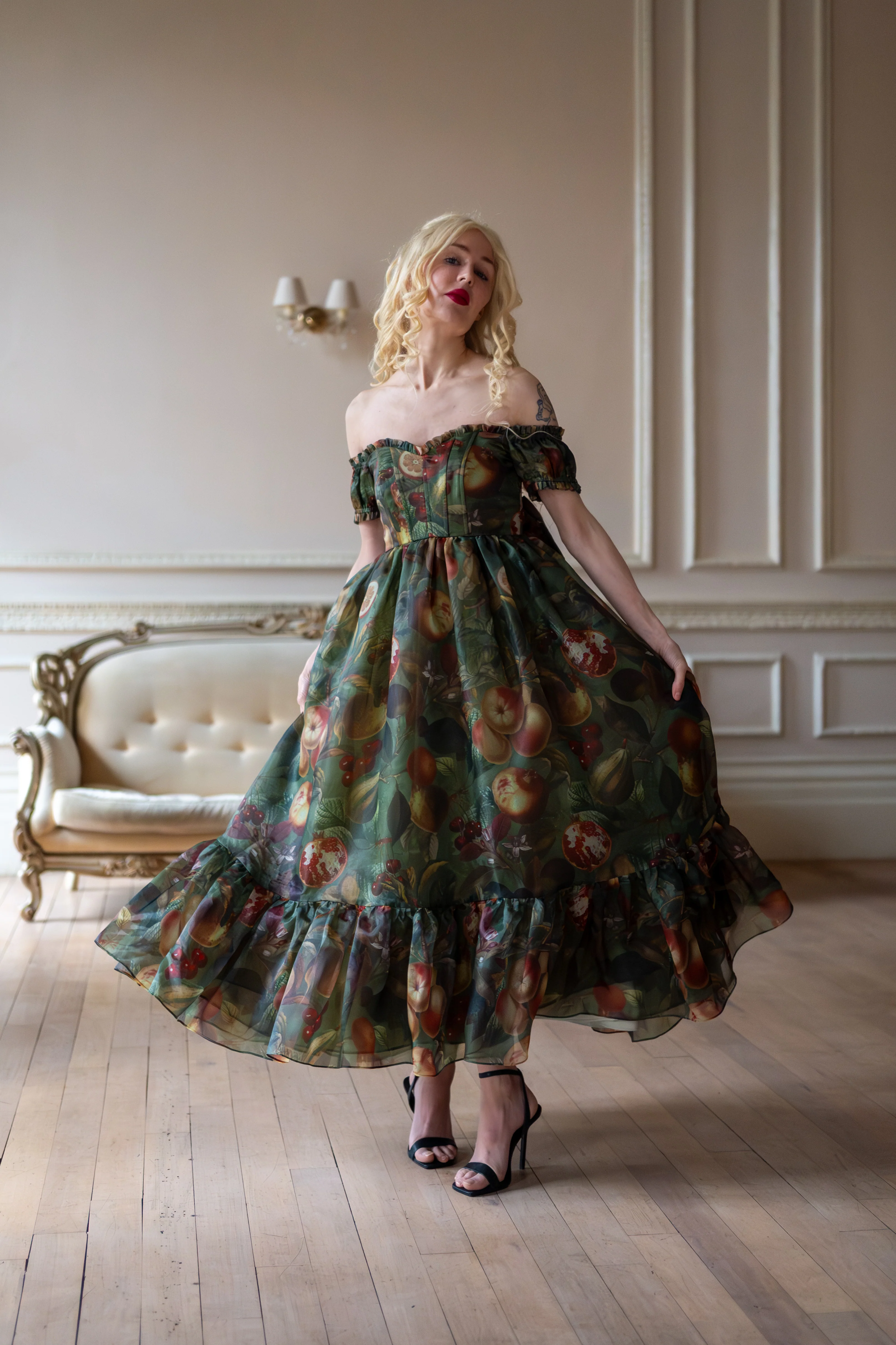 Renaissance Bounty Siren Dress - Image 4