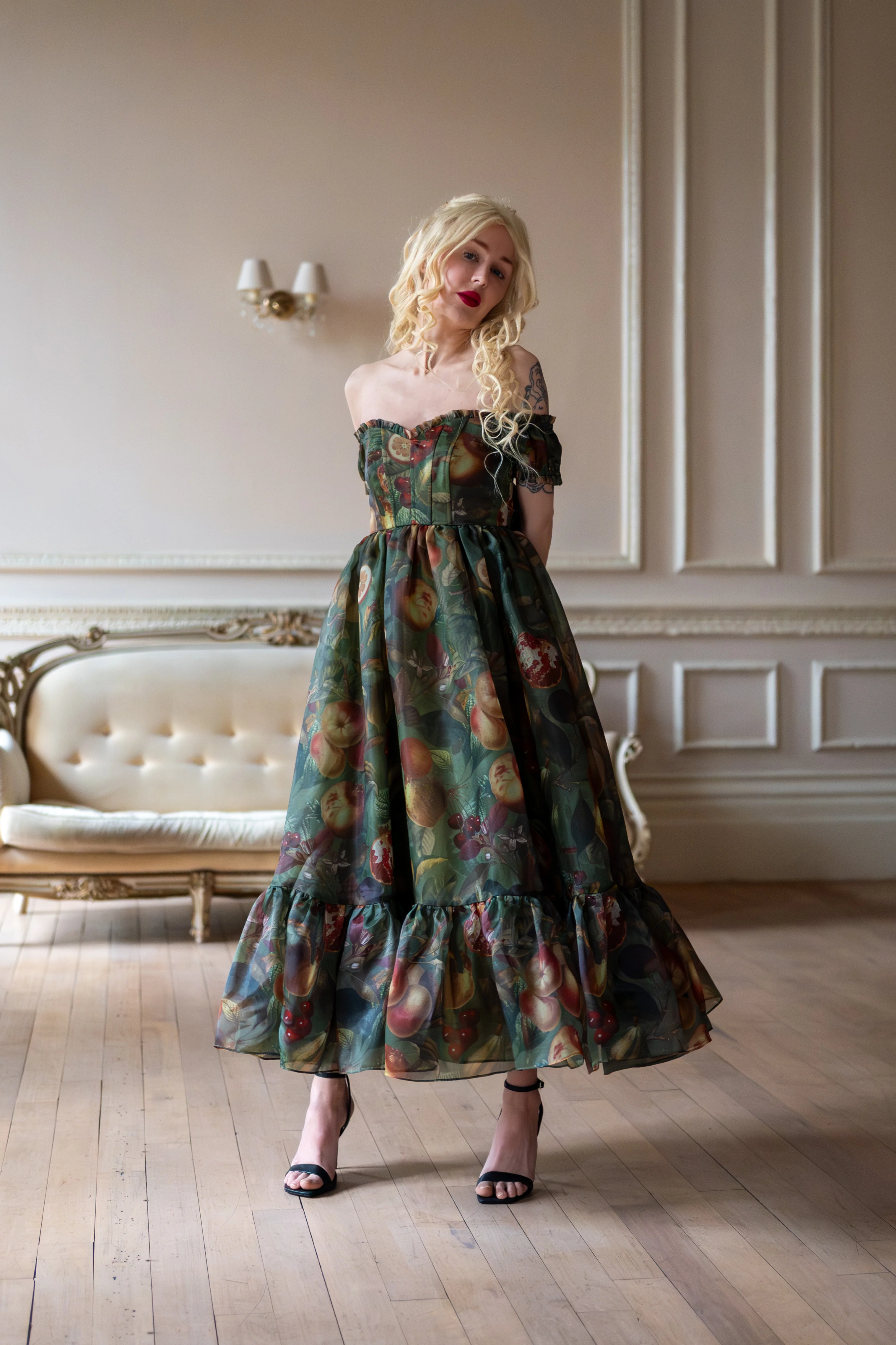 Renaissance Bounty Siren Dress - Image 5