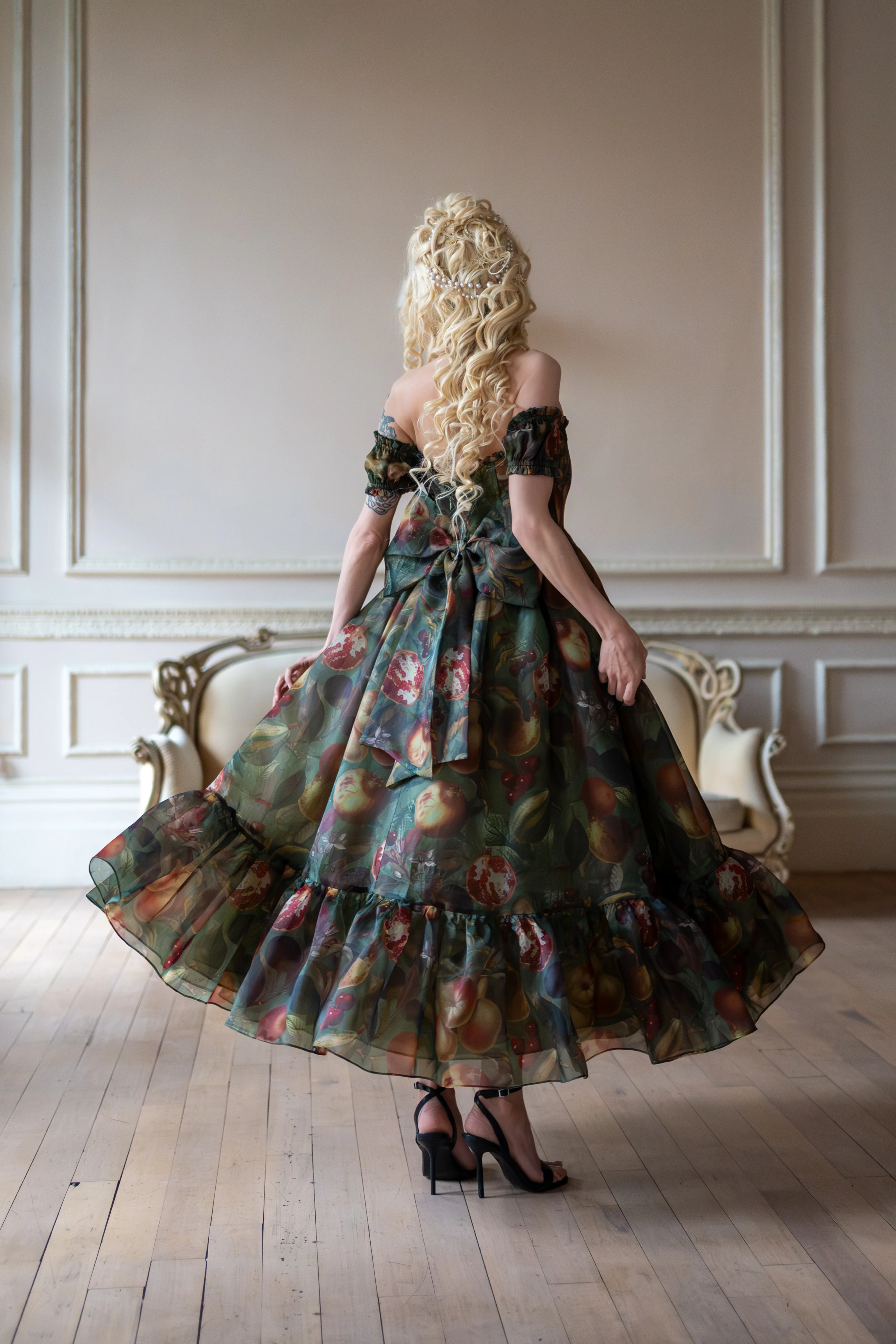 Renaissance Bounty Siren Dress - Image 6