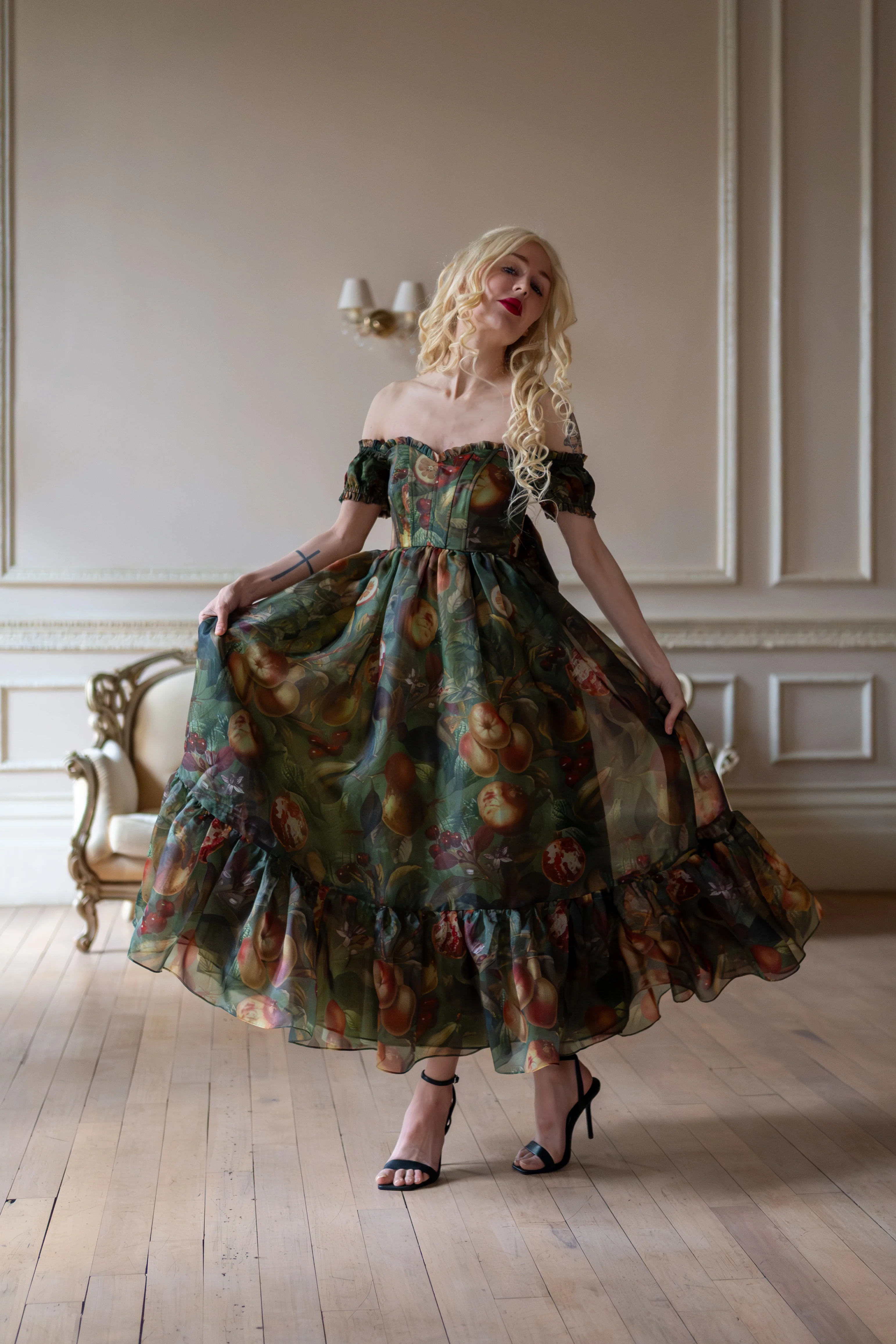 Renaissance Bounty Siren Dress - Image 8