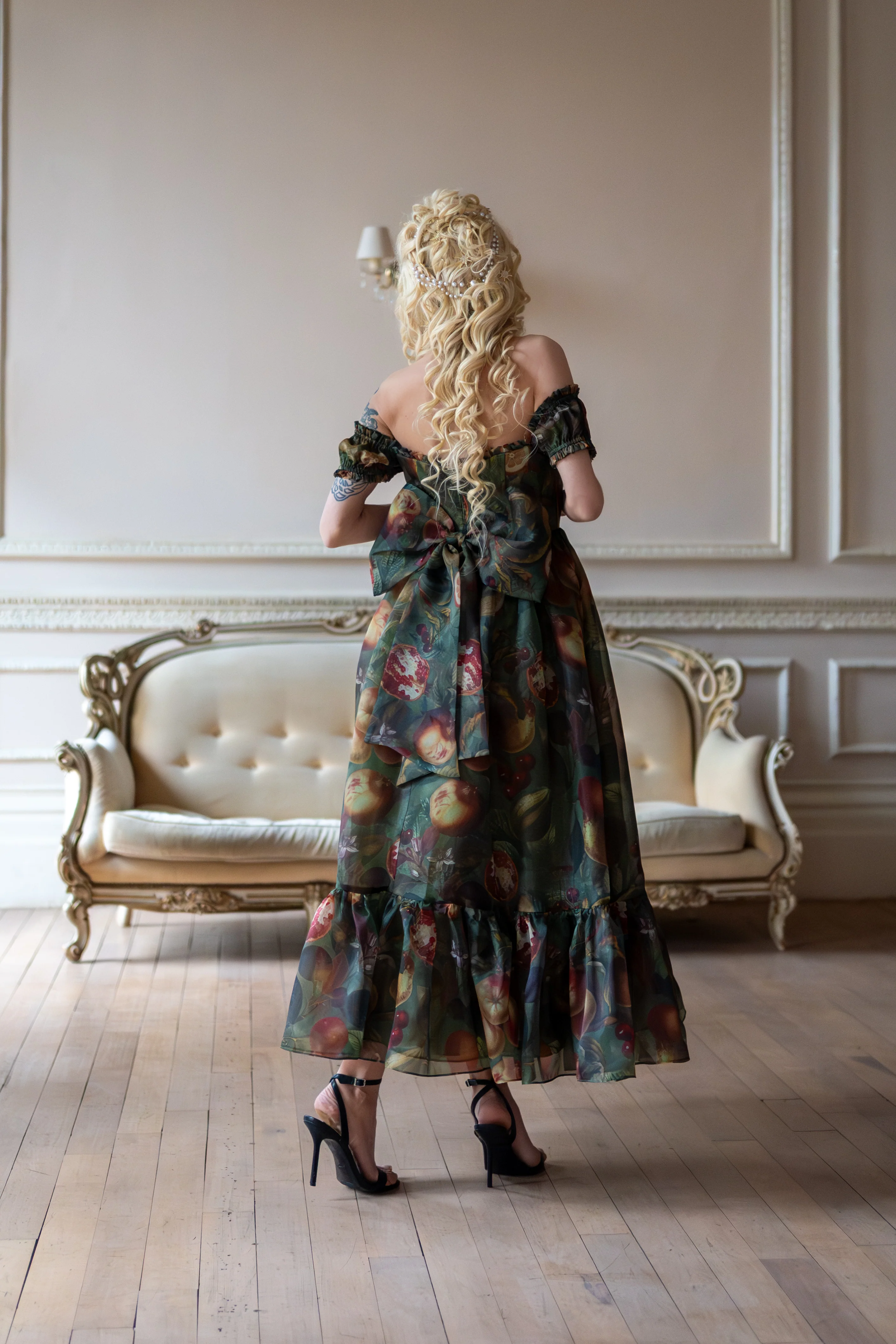 Renaissance Bounty Siren Dress - Image 9