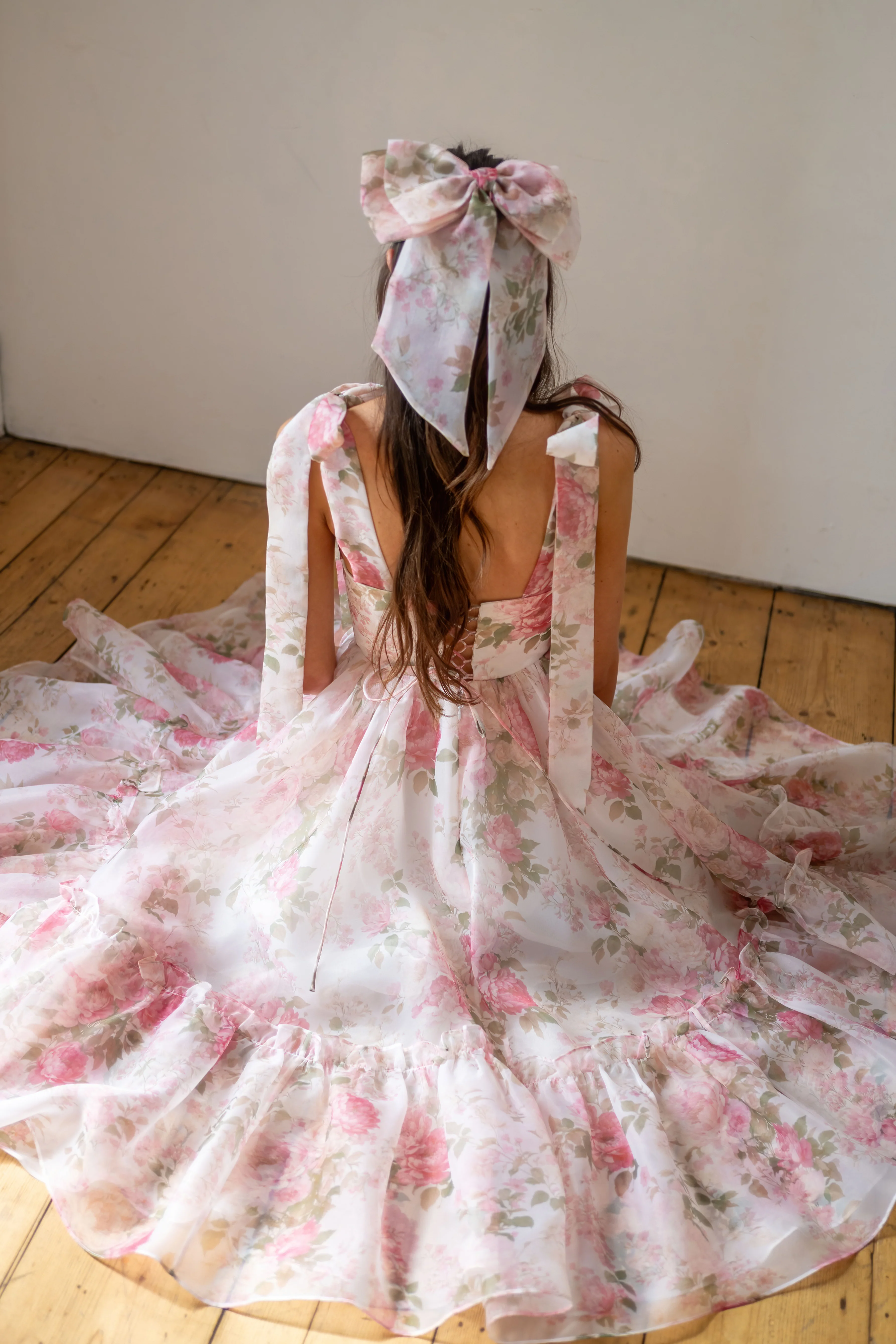 Romantic Reverie Winged Bow - Image 2