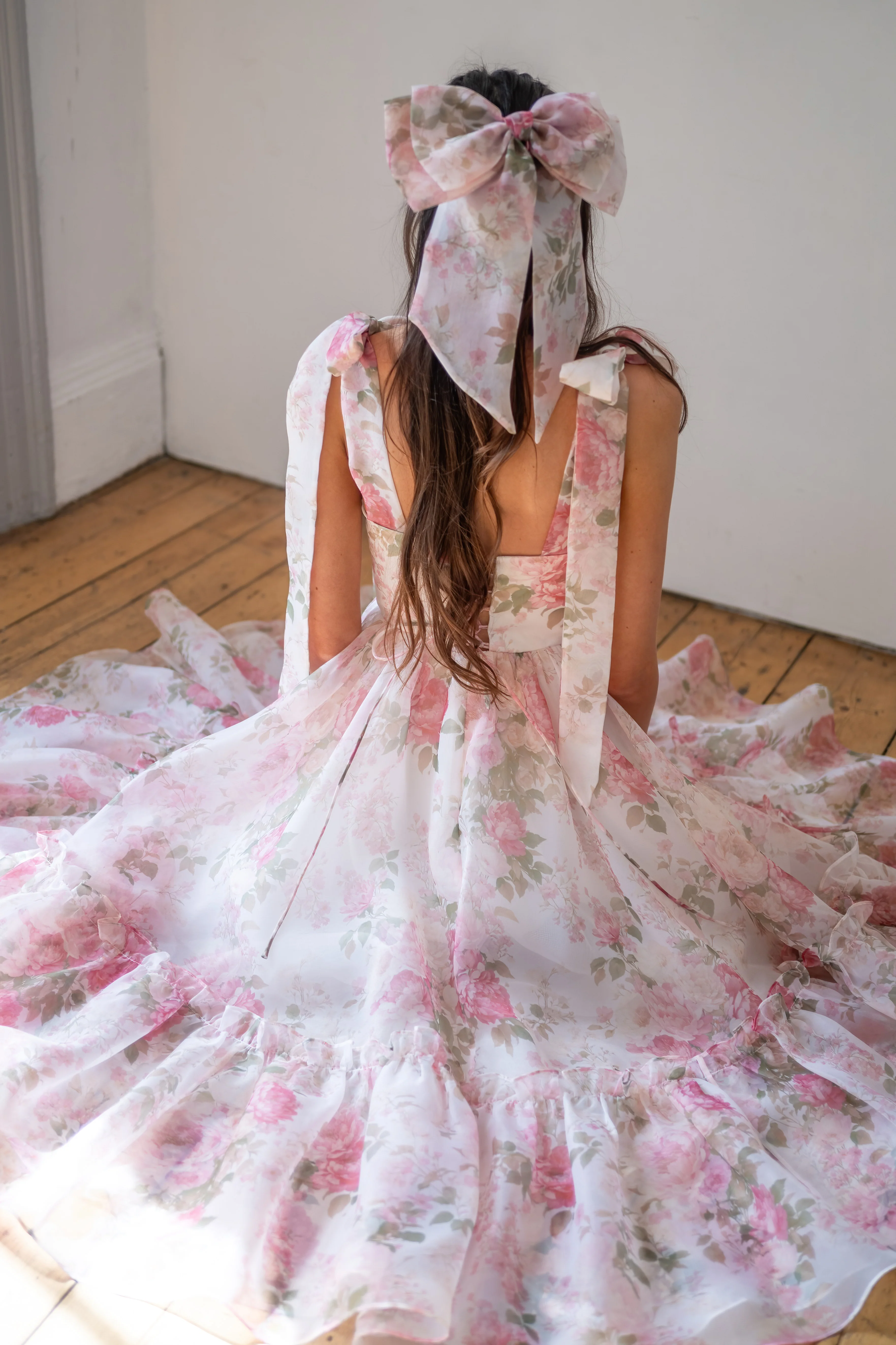 Romantic Reverie Winged Bow - Image 3