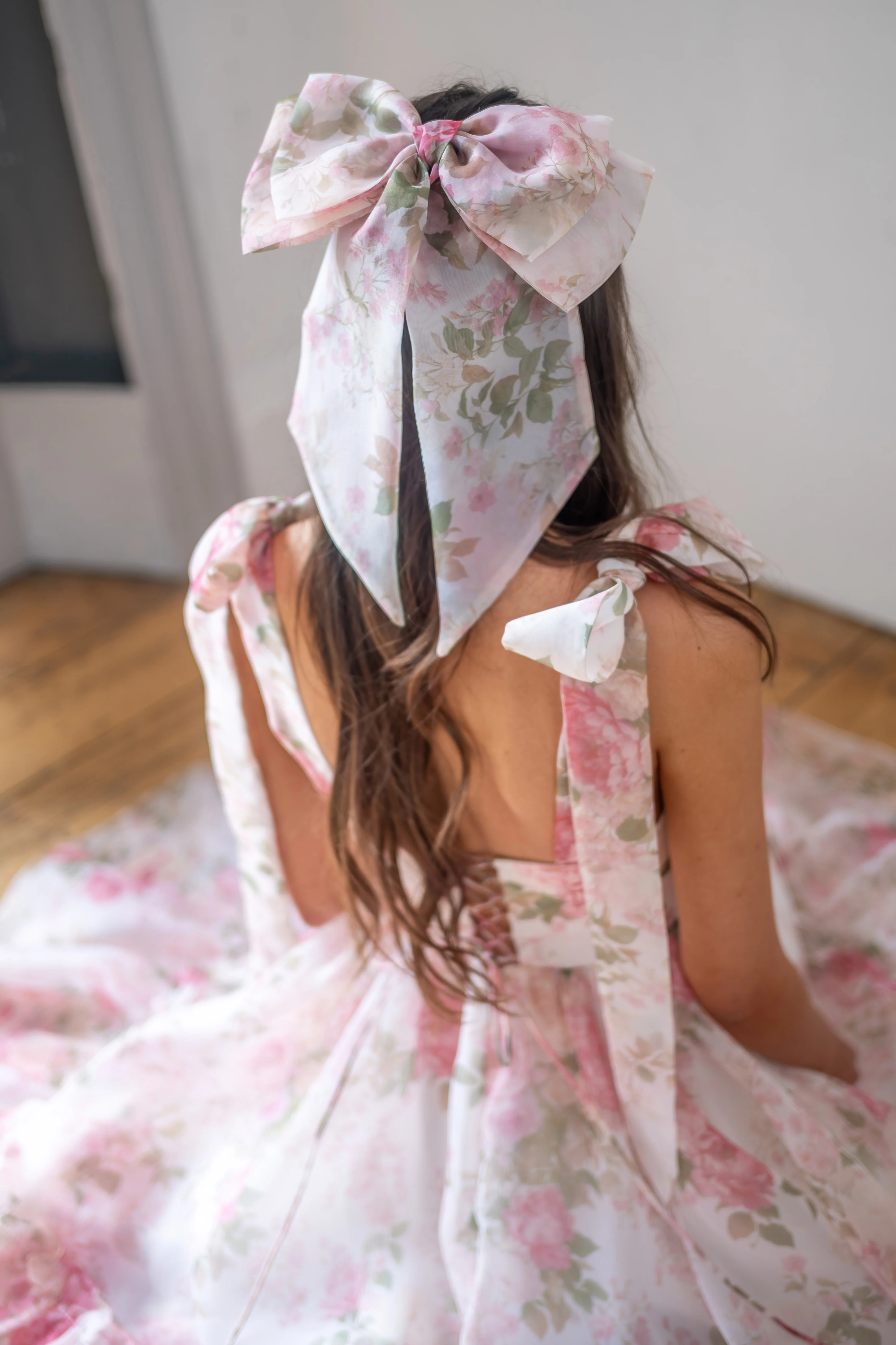 Romantic Reverie Winged Bow - Image 5