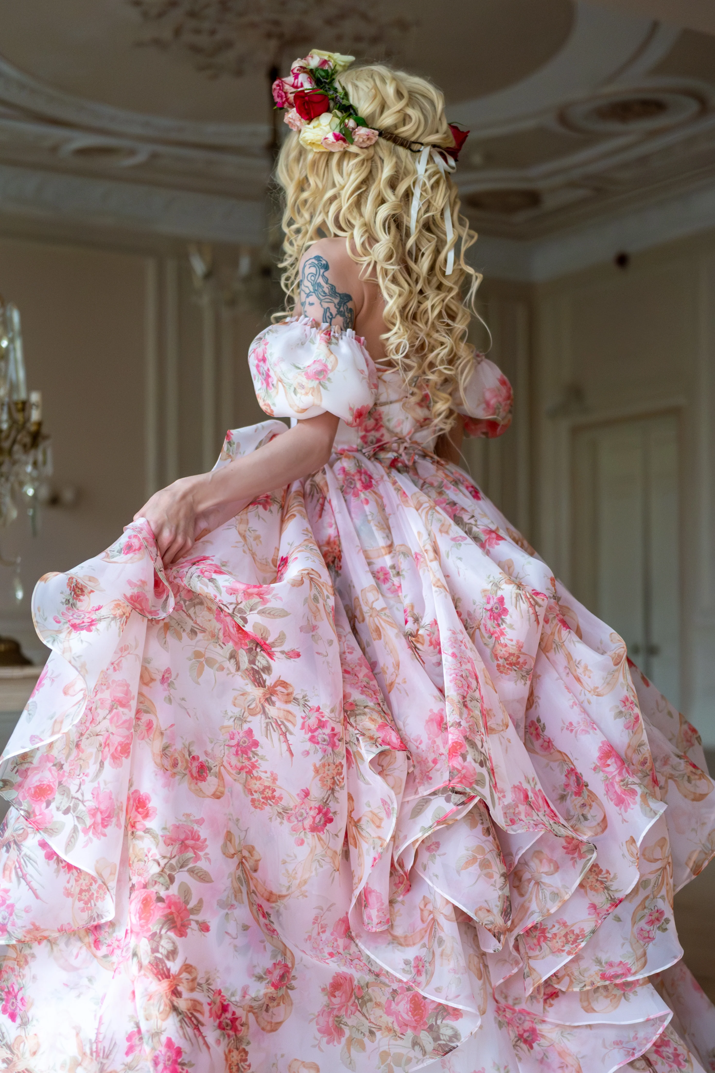 Venetian Rose Renaissance Gown - Image 12