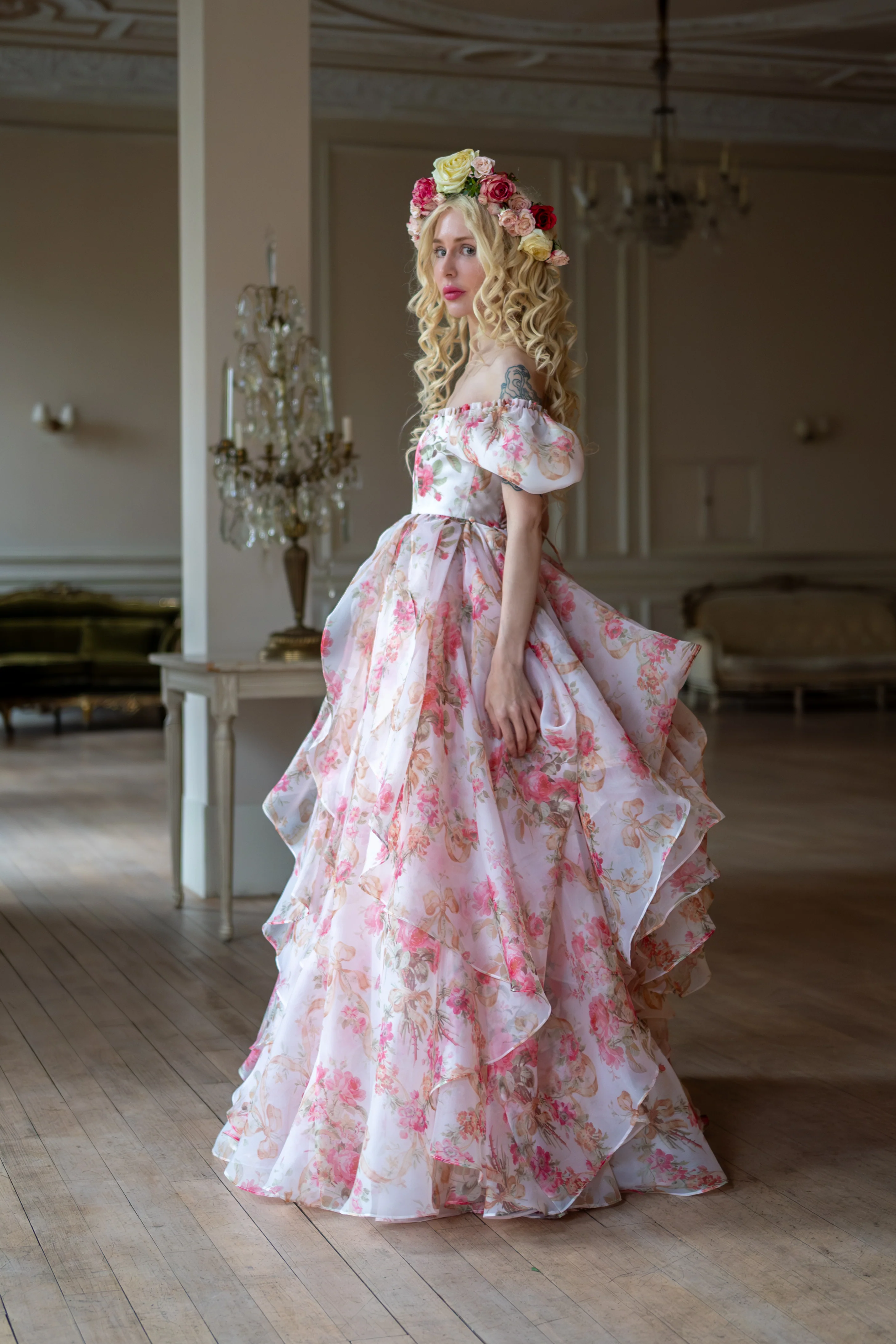 Venetian Rose Renaissance Gown - Image 15