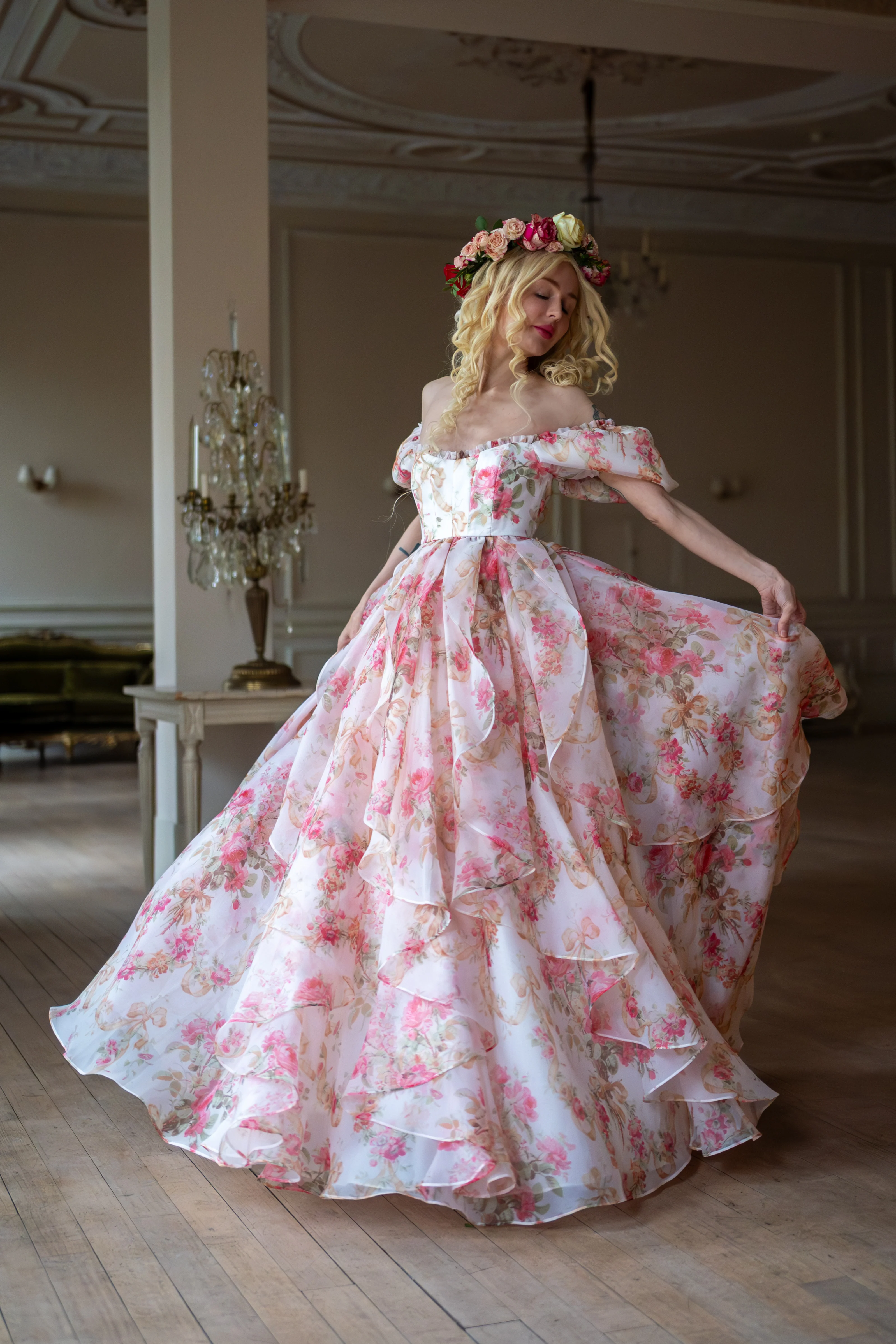Venetian Rose Renaissance Gown - Image 16