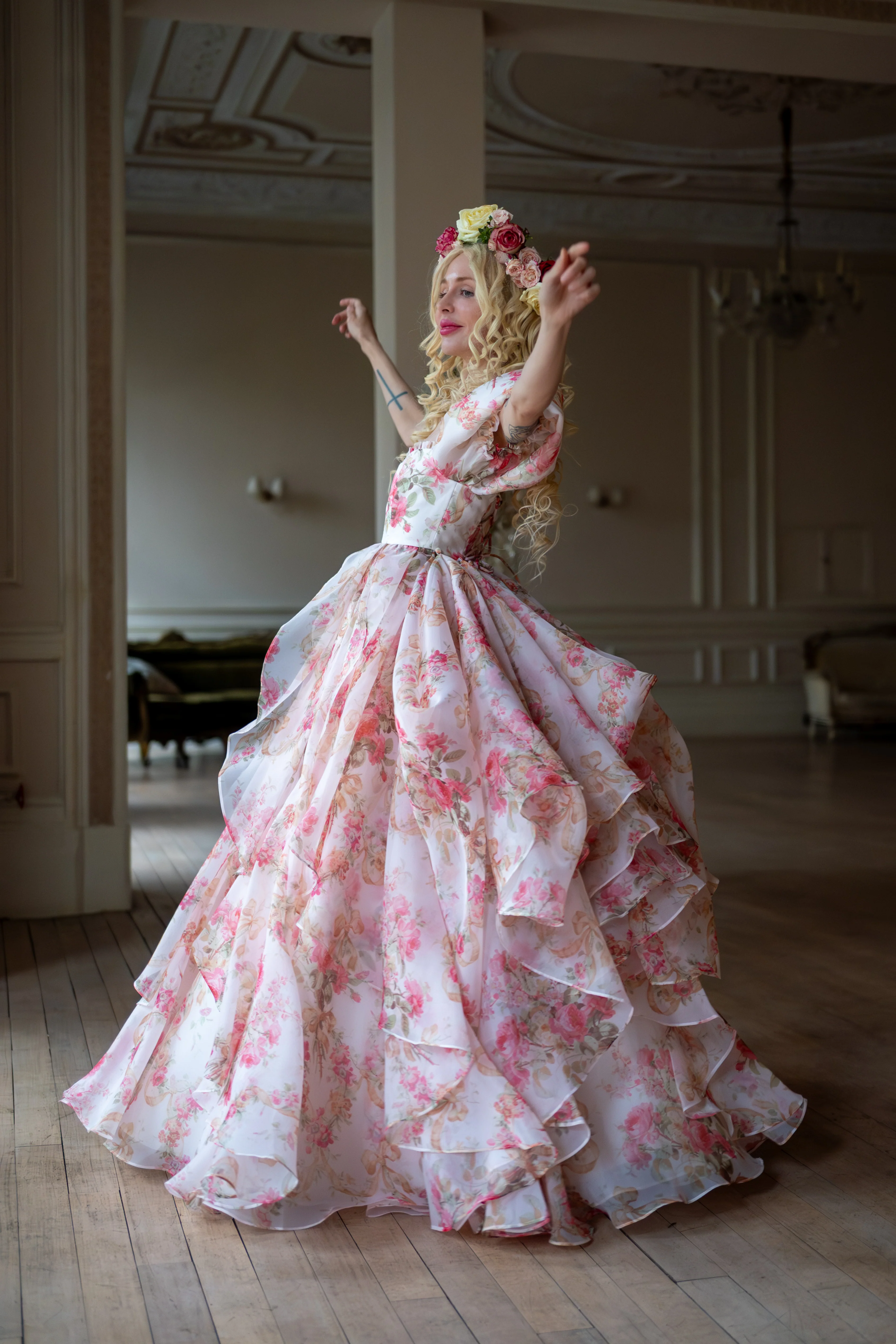 Venetian Rose Renaissance Gown - Image 6